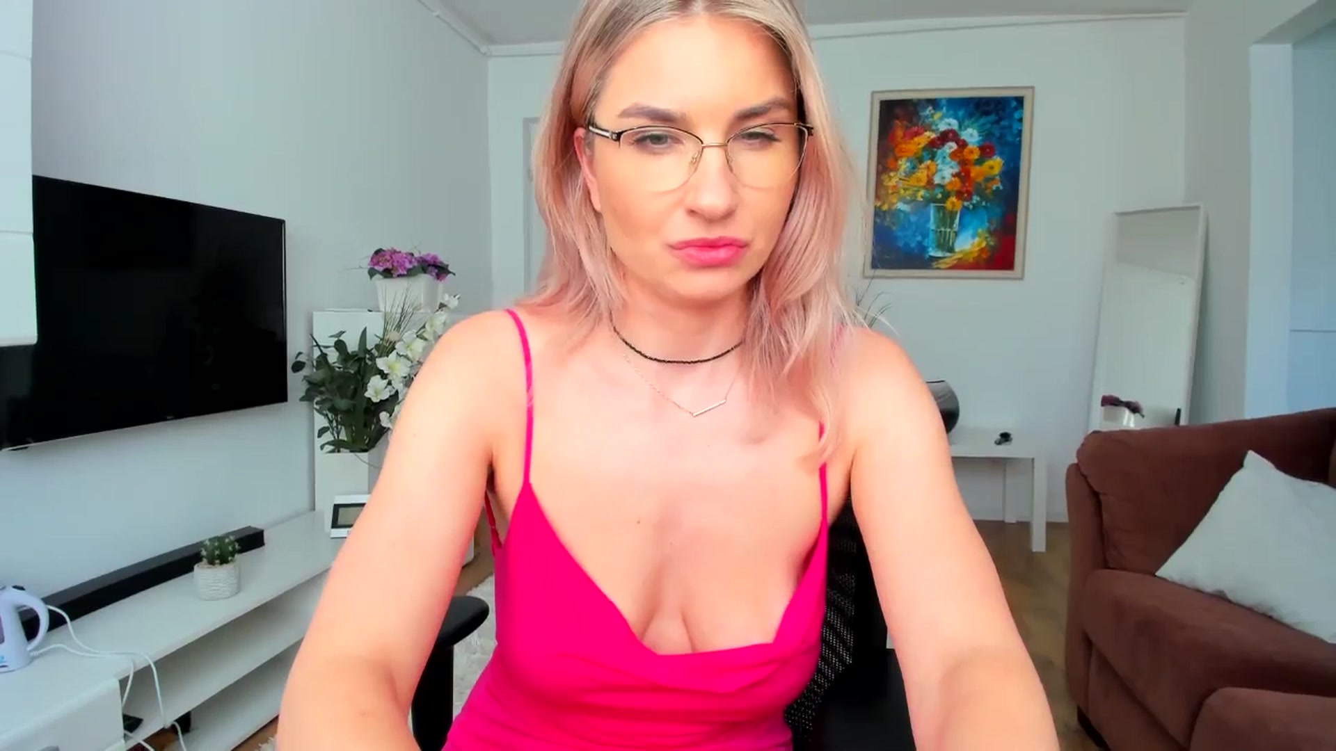 Gallery image thumbnail from AlyMiss's myfreecams stream on, 05/20/2025, 13:26 image 8 of 20
