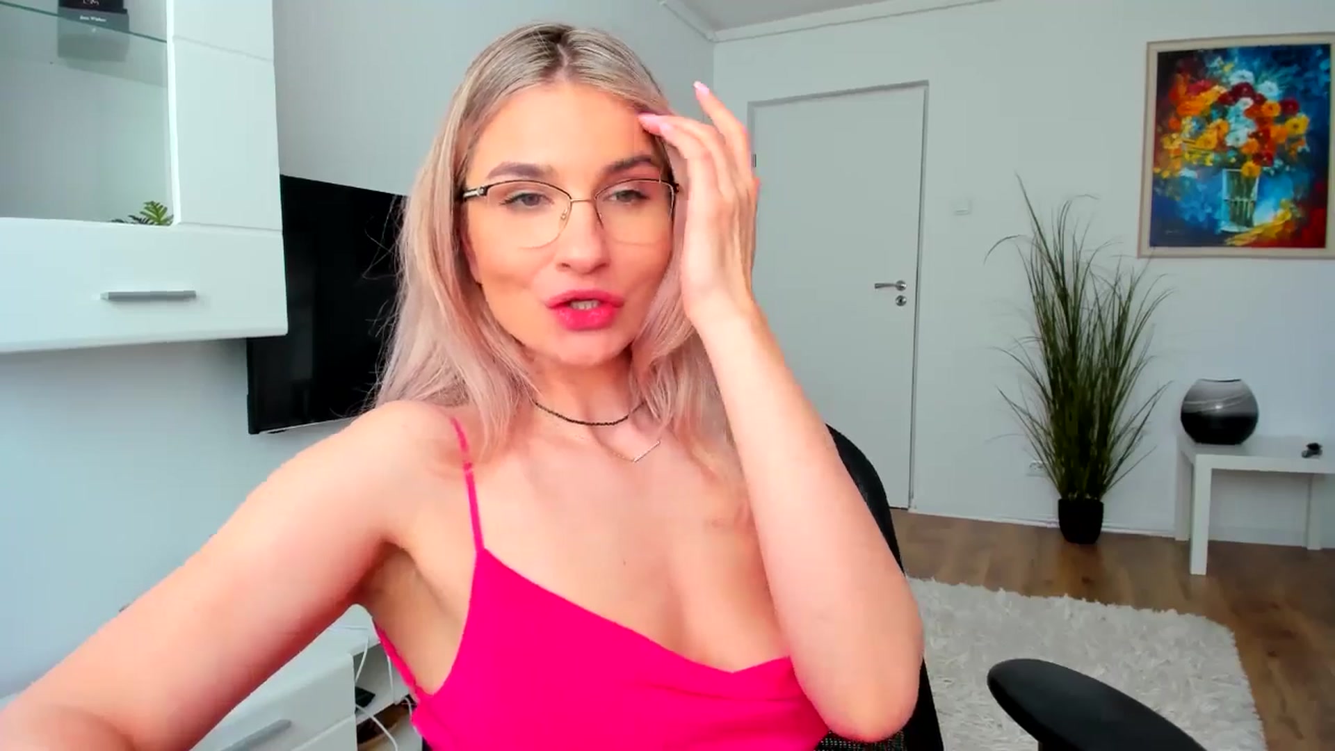 Gallery image thumbnail from AlyMiss's myfreecams stream on, 05/20/2025, 13:26 image 11 of 20