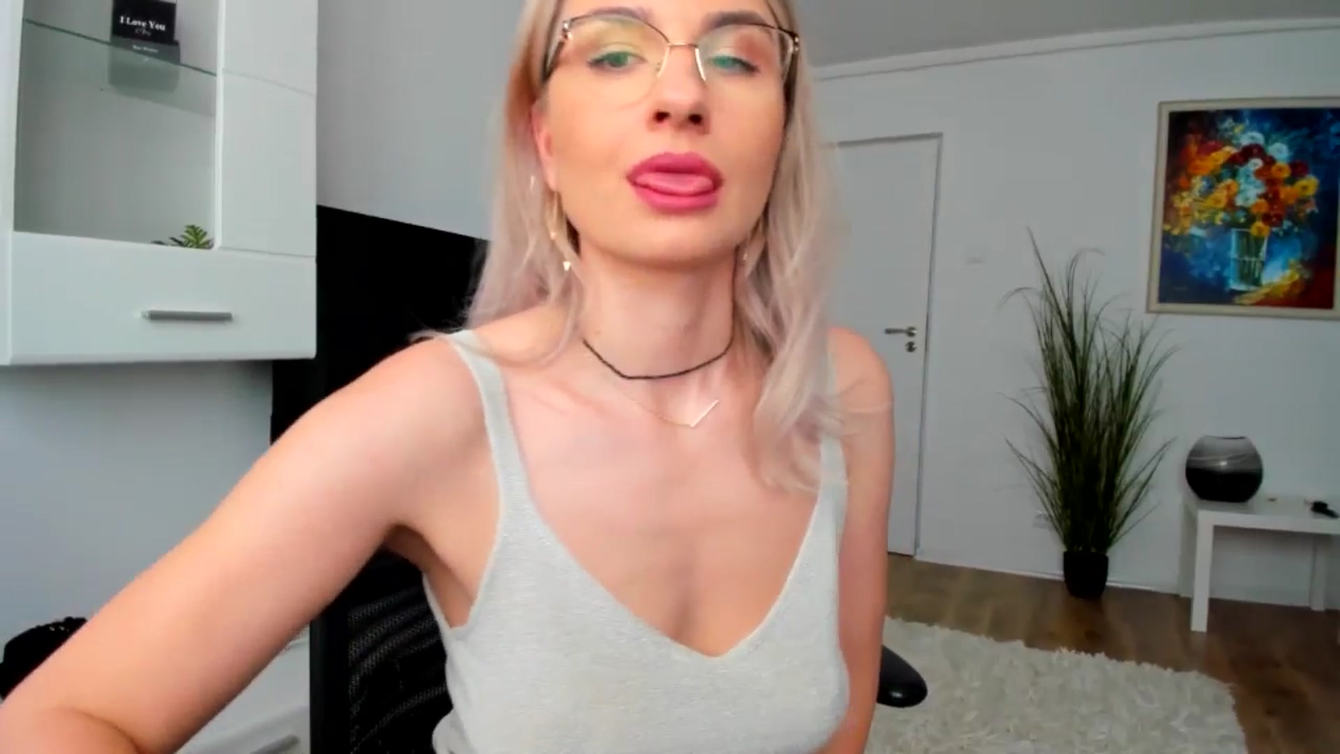 Gallery image thumbnail from AlyMiss's myfreecams stream on, 05/26/2025, 12:21 image 19 of 20