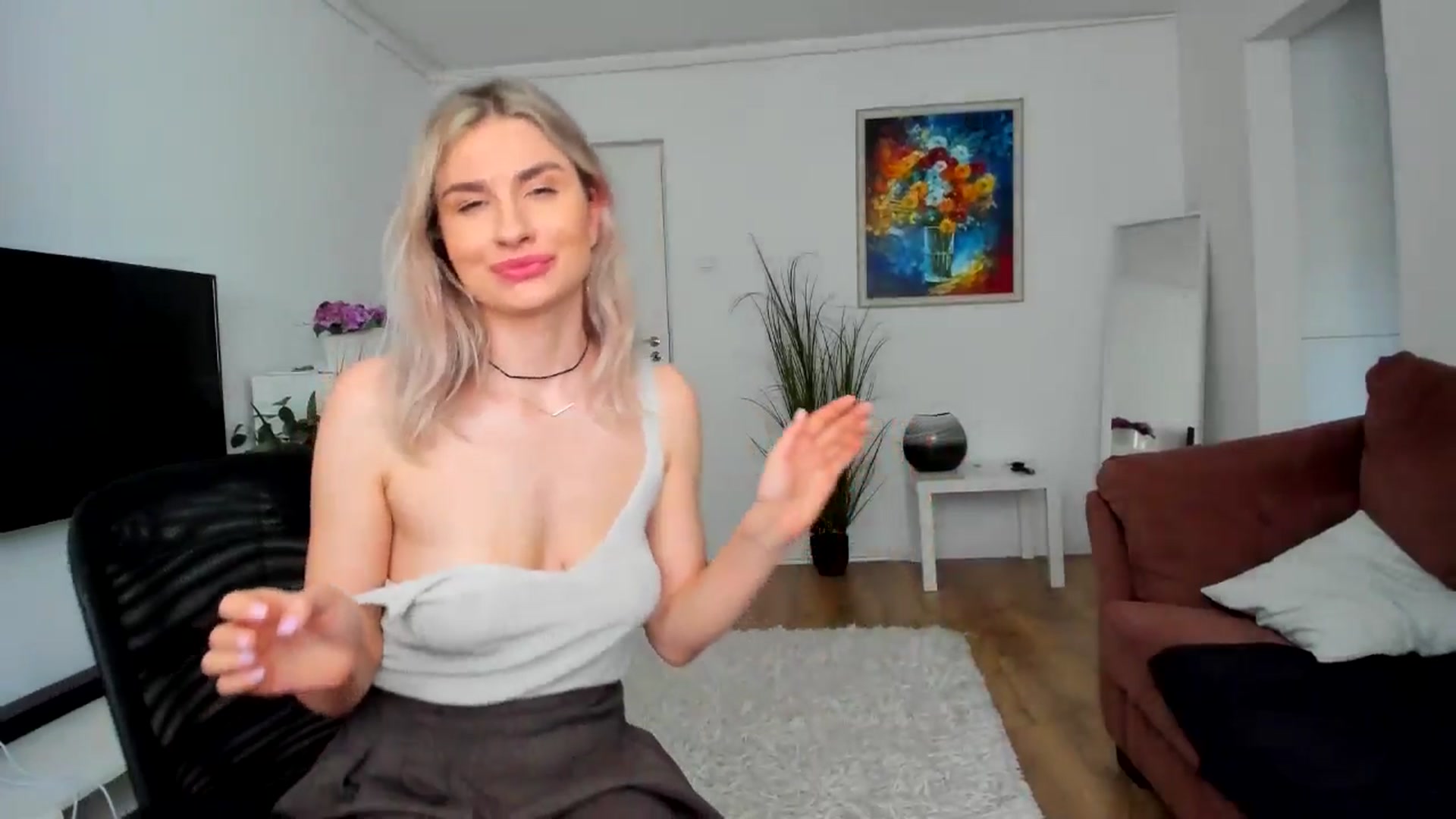 Gallery image thumbnail from AlyMiss's myfreecams stream on, 05/26/2025, 14:38 image 15 of 20