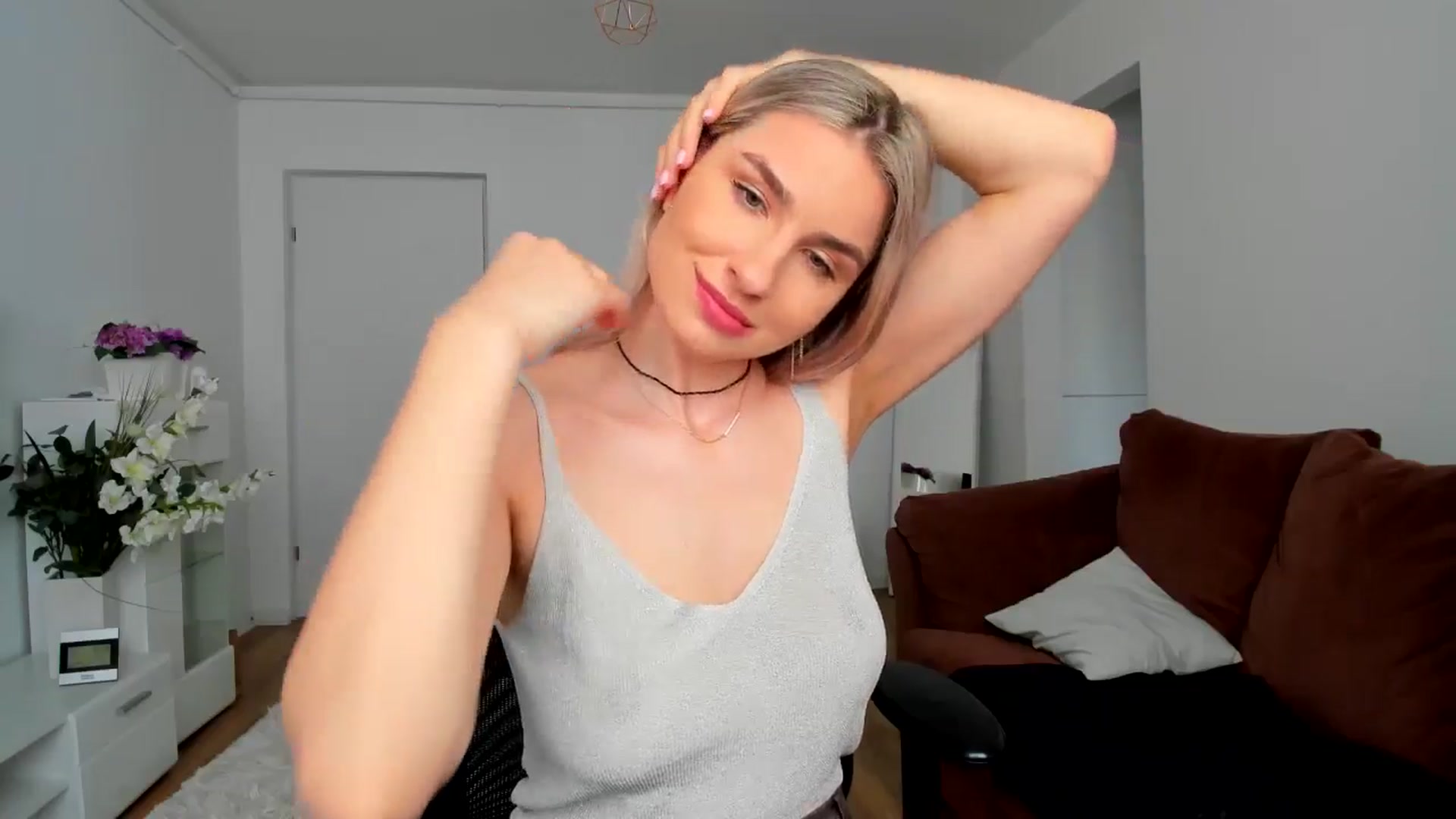 Gallery image thumbnail from AlyMiss's myfreecams stream on, 05/26/2025, 14:38 image 6 of 20
