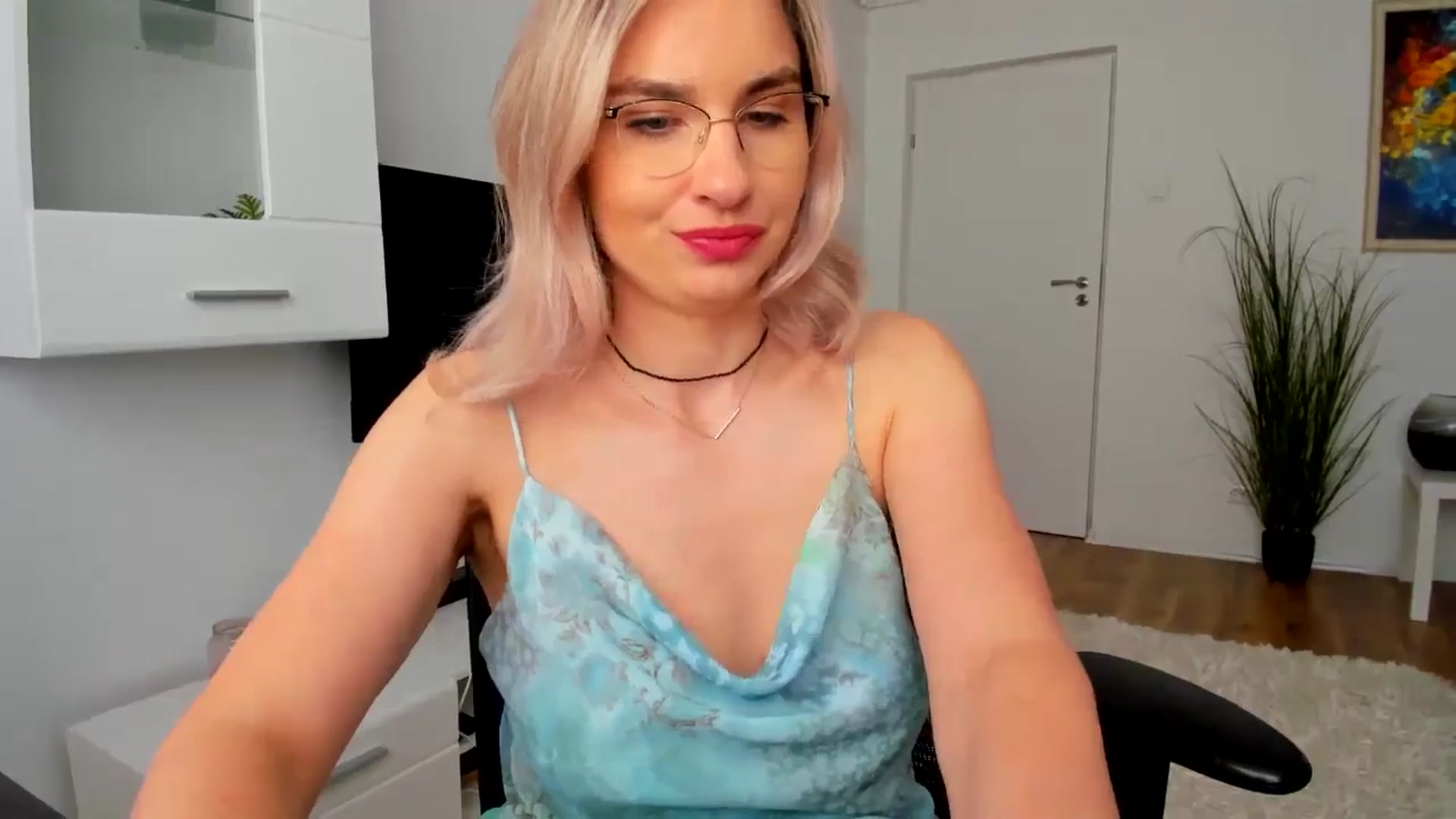 Gallery image thumbnail from AlyMiss's myfreecams stream on, 05/27/2025, 13:06 image 4 of 20