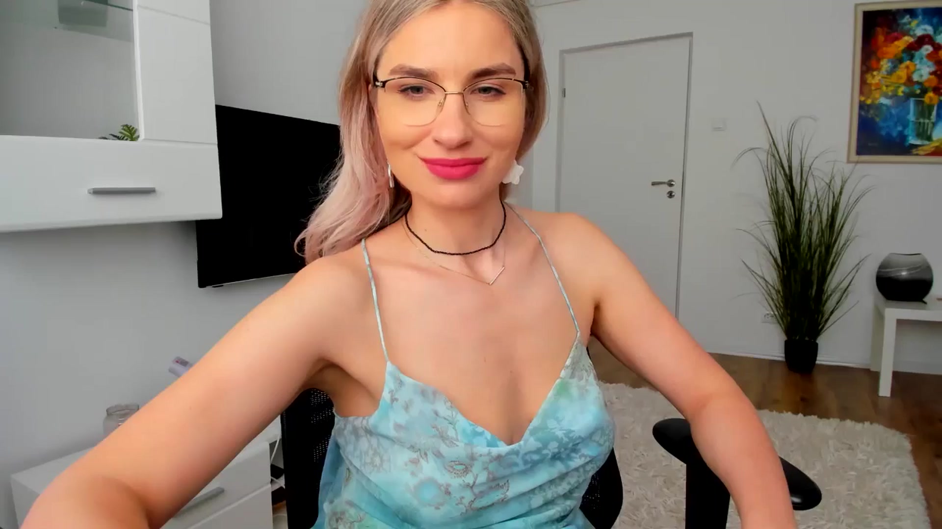 Gallery image thumbnail from AlyMiss's myfreecams stream on, 05/27/2025, 13:06 image 5 of 20