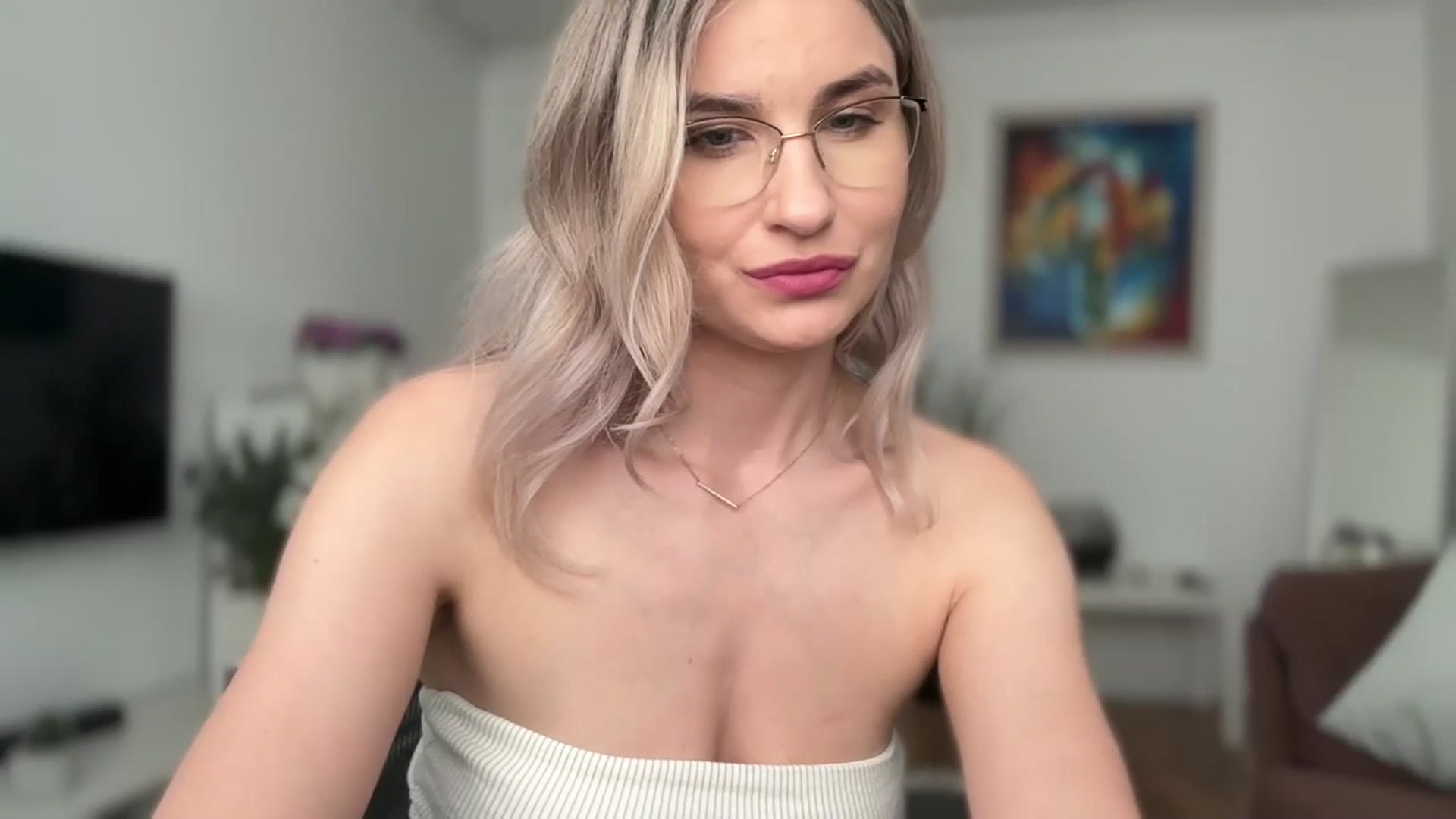 Gallery image thumbnail from AlyMiss's myfreecams stream on, 05/28/2025, 12:02 image 15 of 20