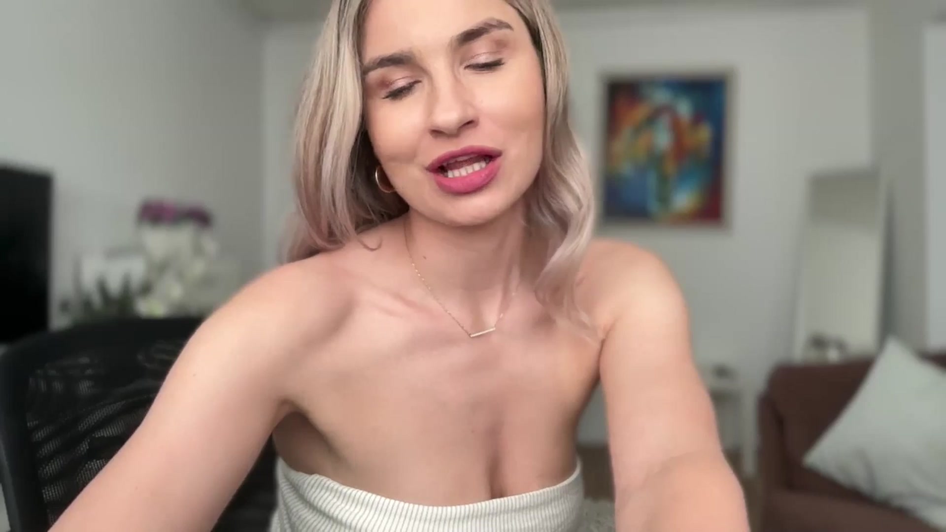 Gallery image thumbnail from AlyMiss's myfreecams stream on, 05/28/2025, 12:02 image 4 of 20
