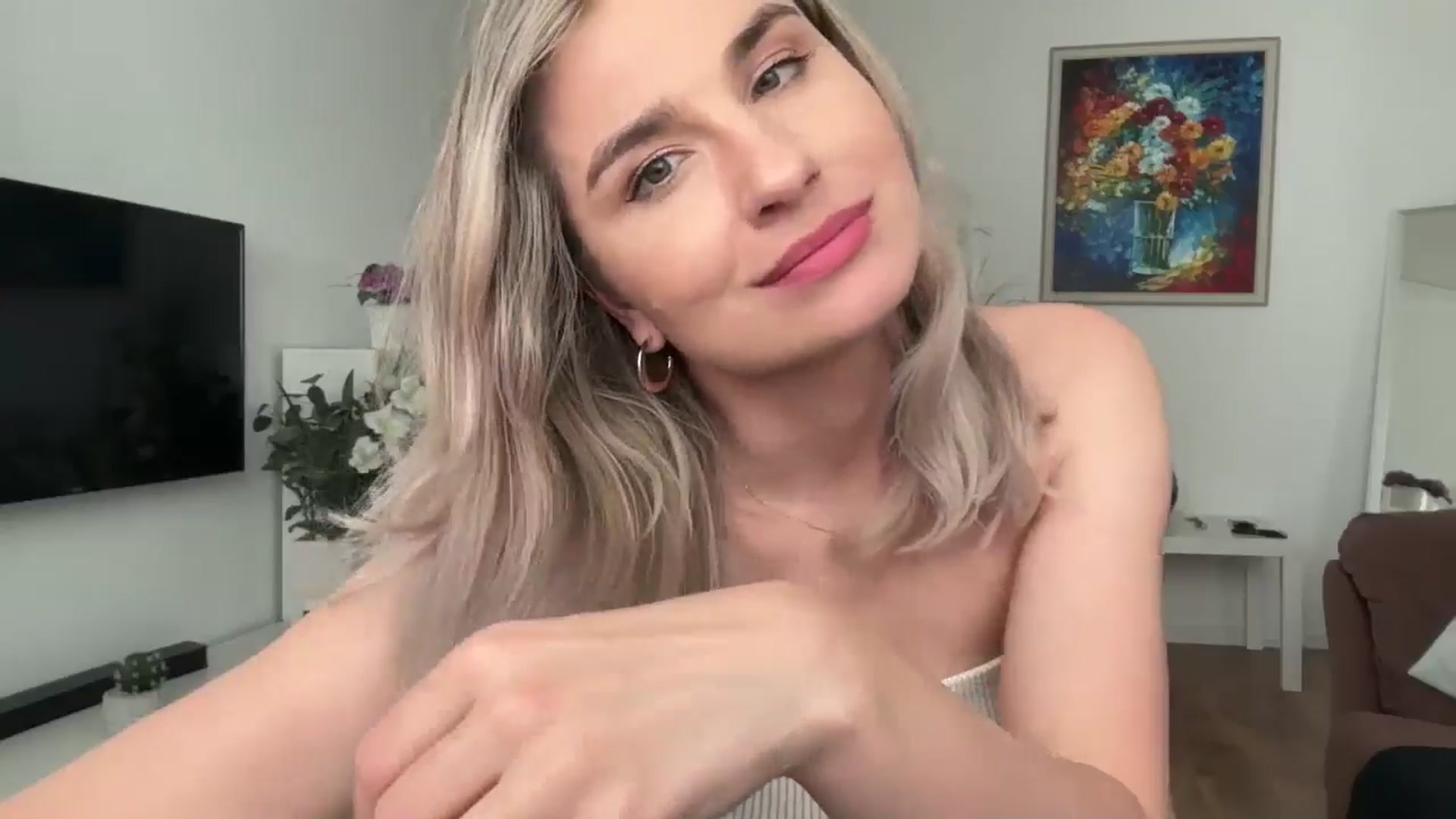 Gallery image thumbnail from AlyMiss's myfreecams stream on, 05/28/2025, 13:48 image 13 of 20
