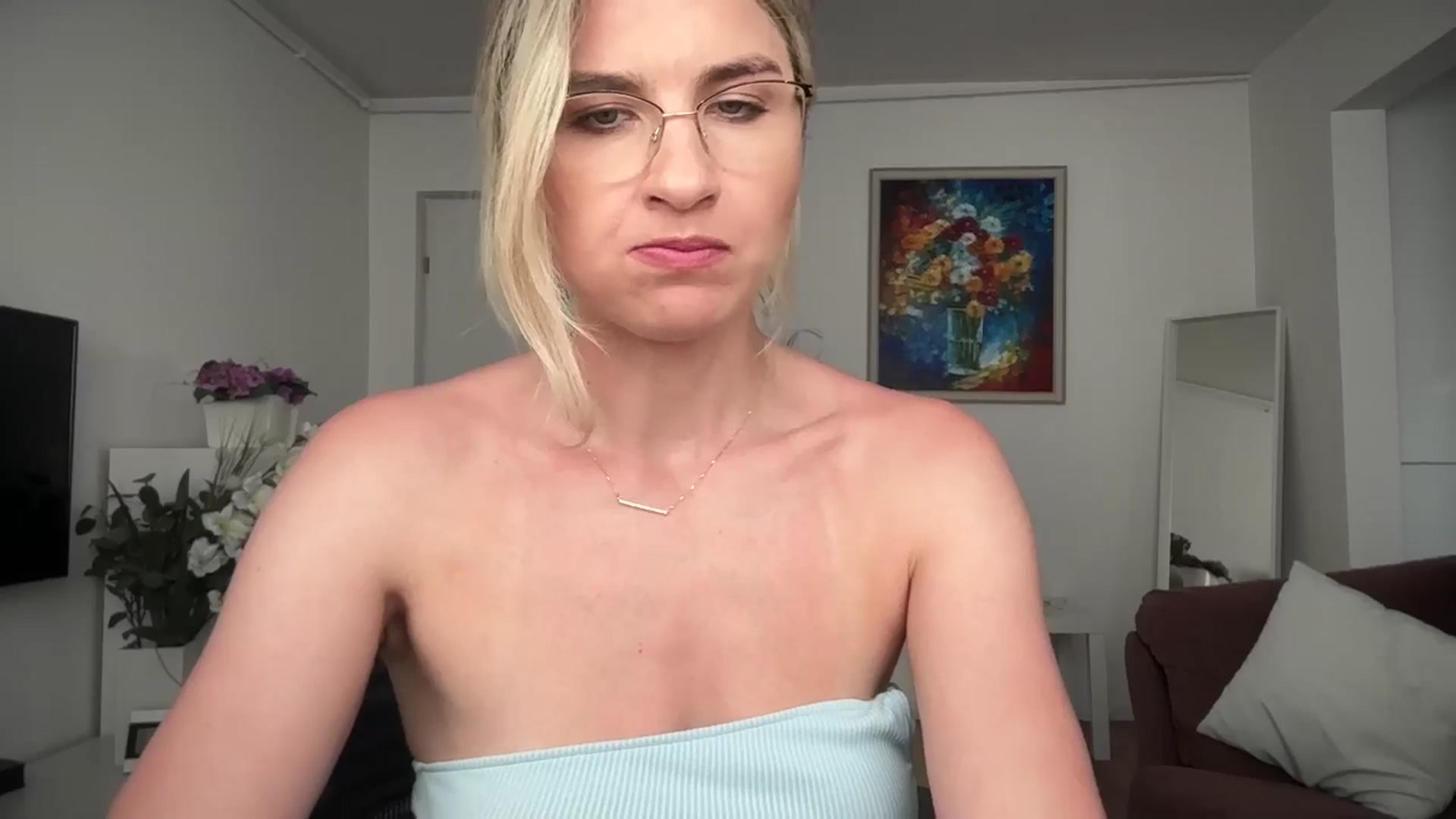 Gallery image thumbnail from AlyMiss's myfreecams stream on, 06/07/2025, 14:56 image 12 of 20