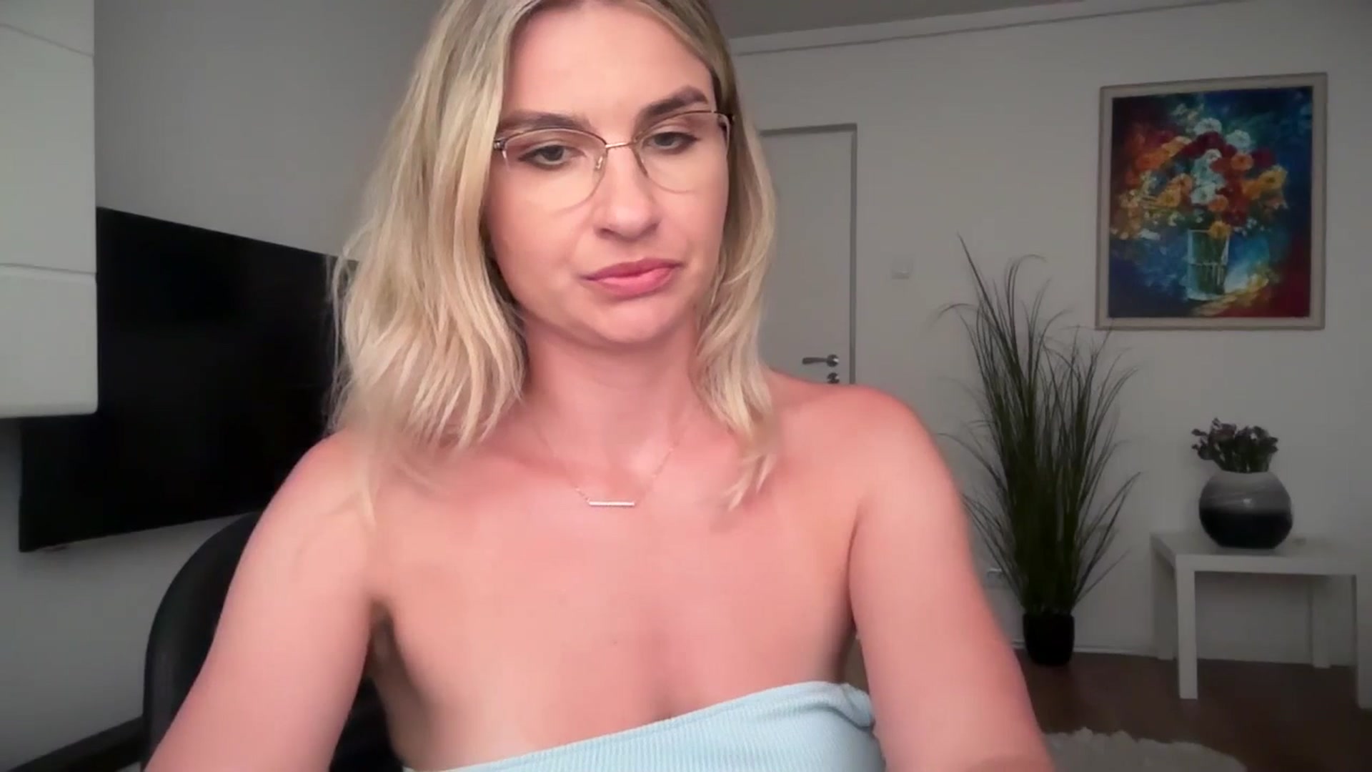Gallery image thumbnail from AlyMiss's myfreecams stream on, 06/07/2025, 17:48 image 20 of 20