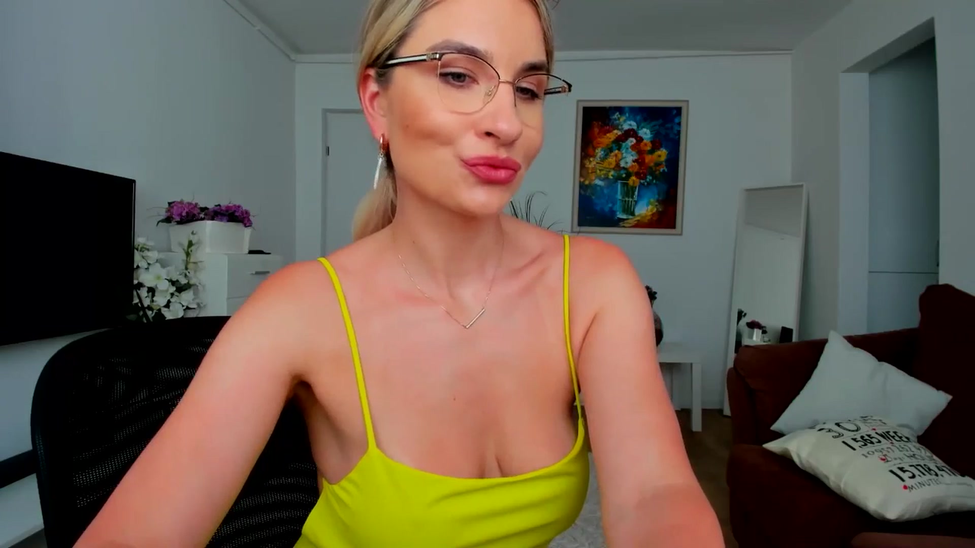 Gallery image thumbnail from AlyMiss's myfreecams stream on, 06/08/2025, 13:44 image 3 of 20