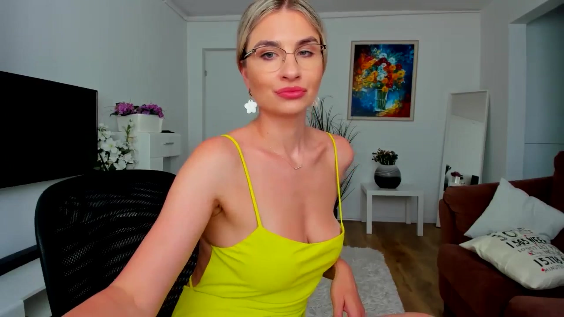 Gallery image thumbnail from AlyMiss's myfreecams stream on, 06/08/2025, 13:44 image 4 of 20