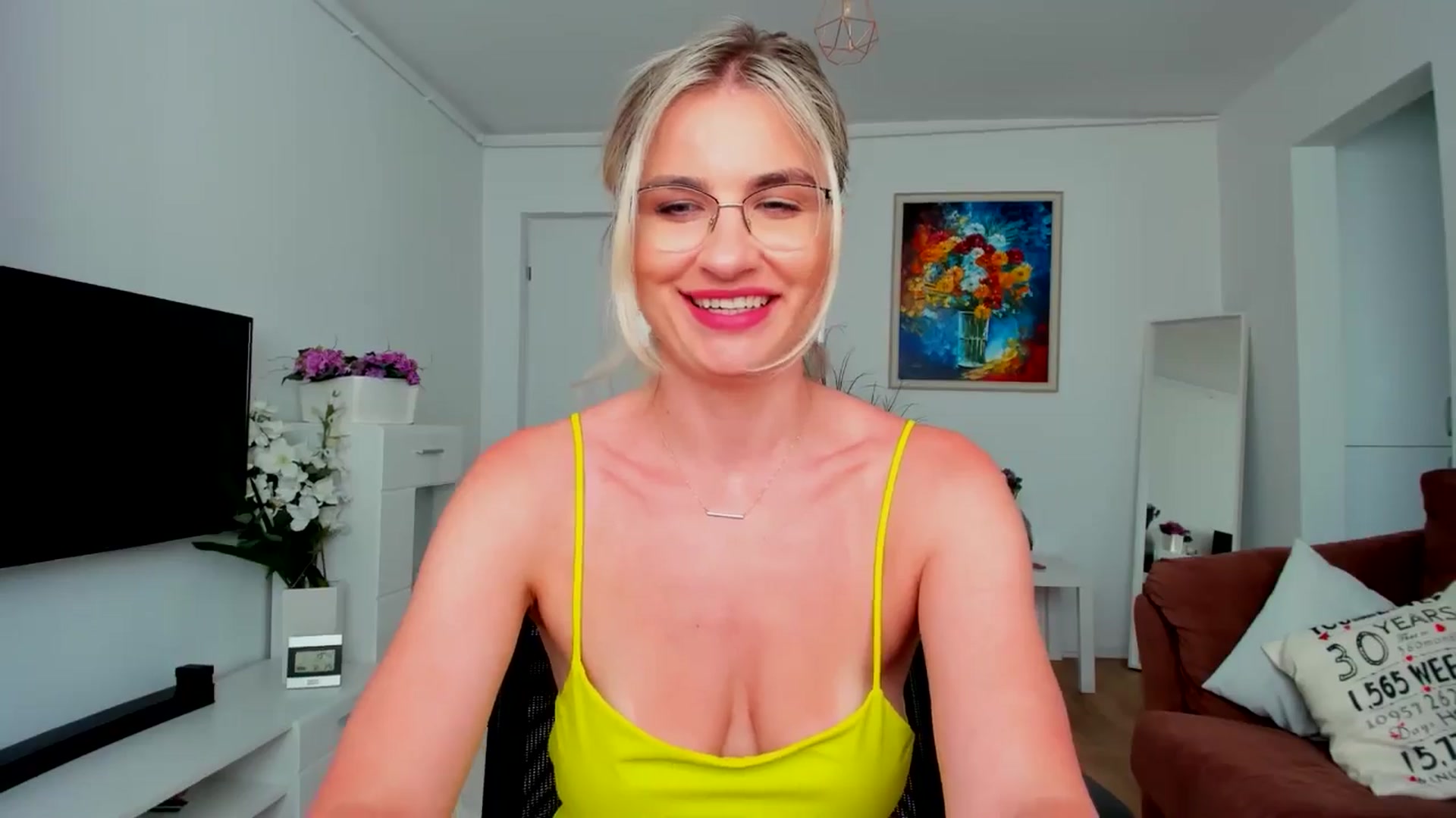 Gallery image thumbnail from AlyMiss's myfreecams stream on, 06/08/2025, 17:29 image 3 of 20