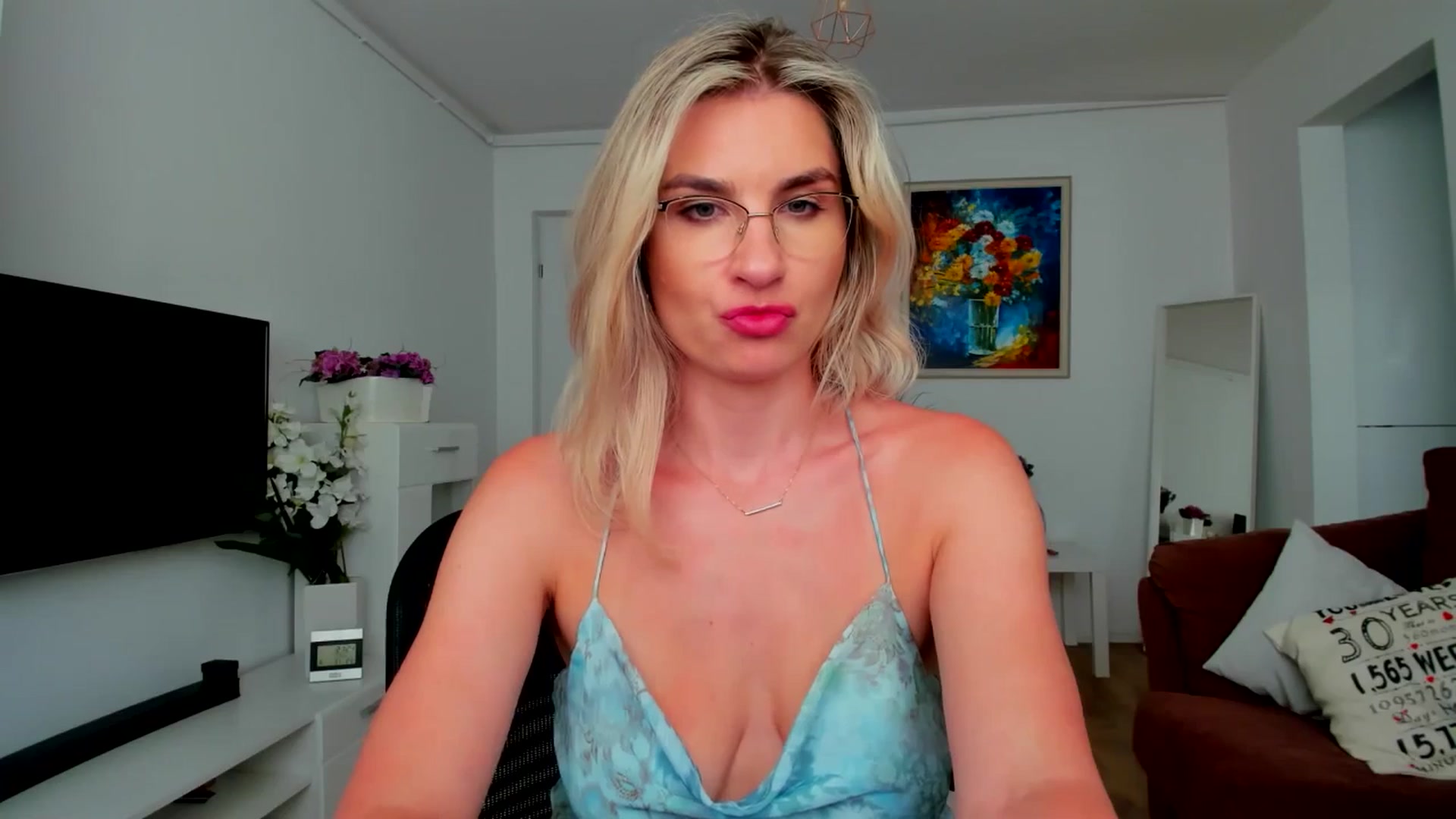 Gallery image thumbnail from AlyMiss's myfreecams stream on, 06/08/2025, 17:29 image 18 of 20