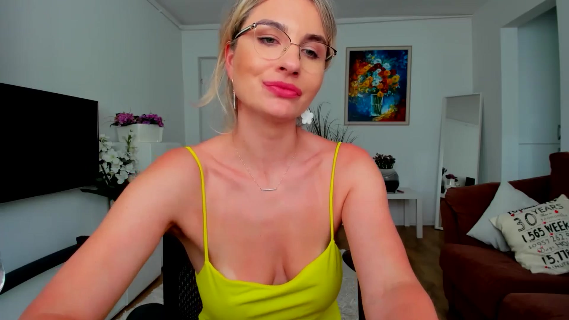 Gallery image thumbnail from AlyMiss's myfreecams stream on, 06/08/2025, 17:29 image 13 of 20