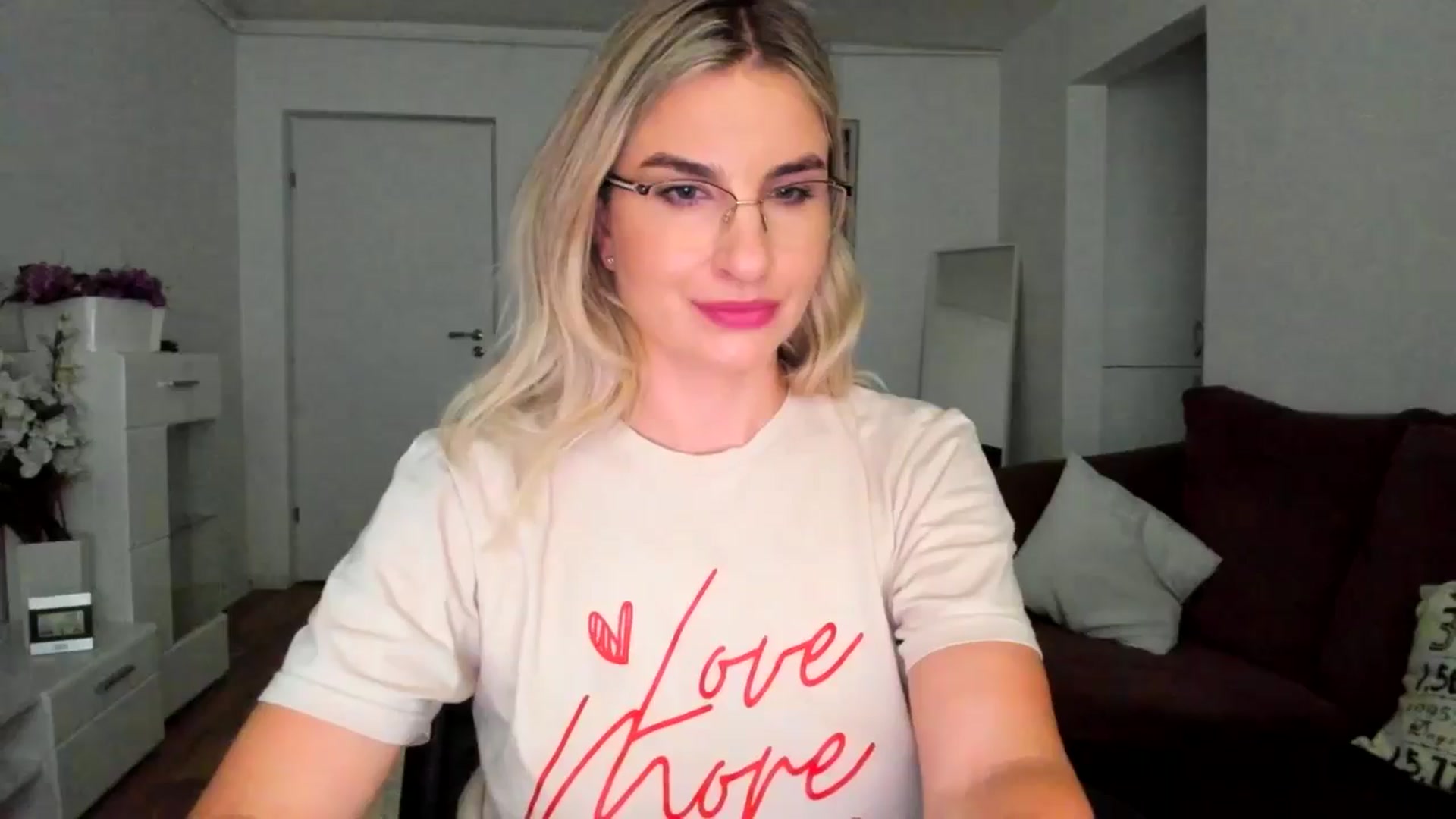 Gallery image thumbnail from AlyMiss's myfreecams stream on, 06/09/2025, 13:24 image 5 of 20