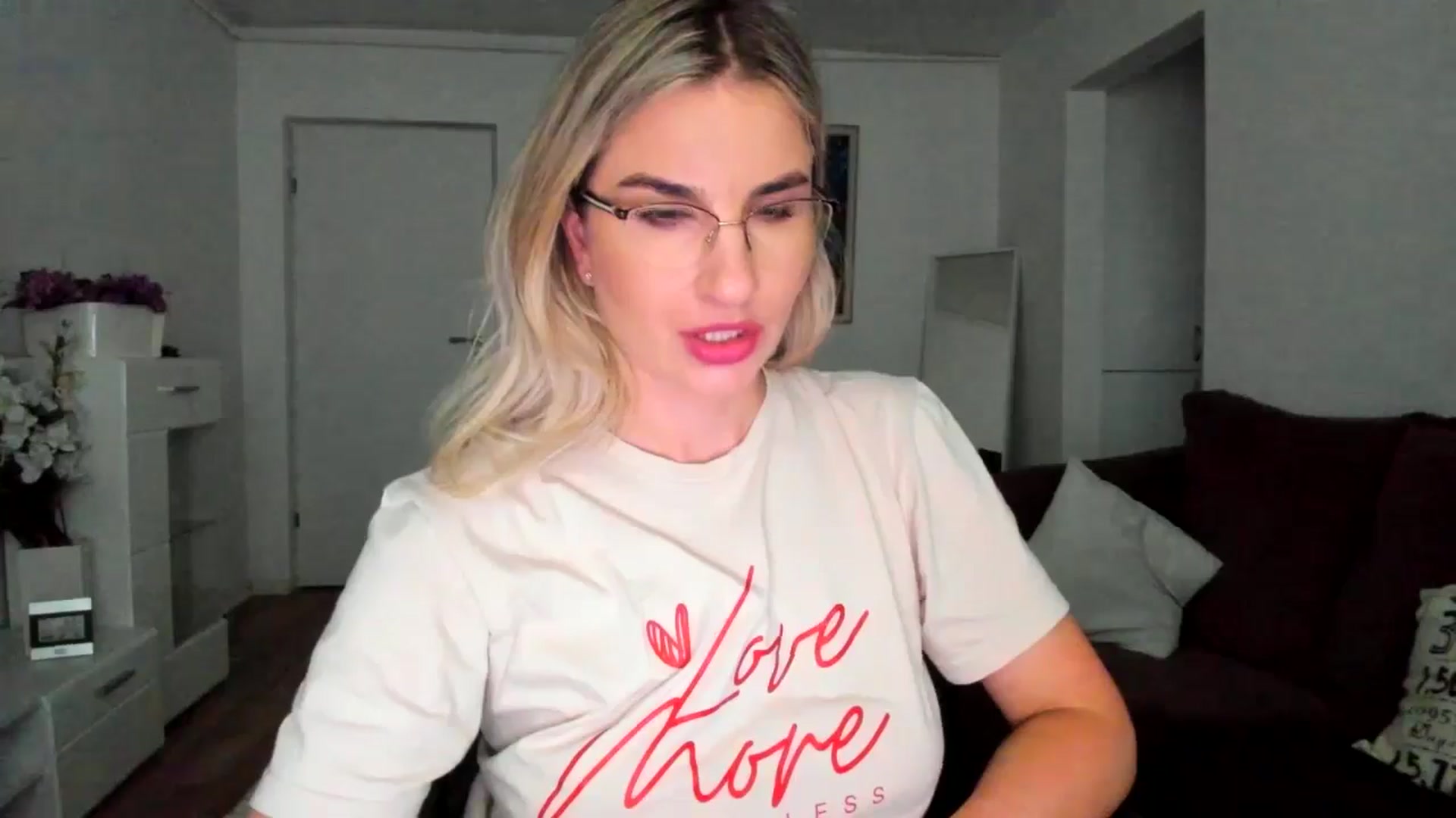 Gallery image thumbnail from AlyMiss's myfreecams stream on, 06/09/2025, 13:24 image 4 of 20