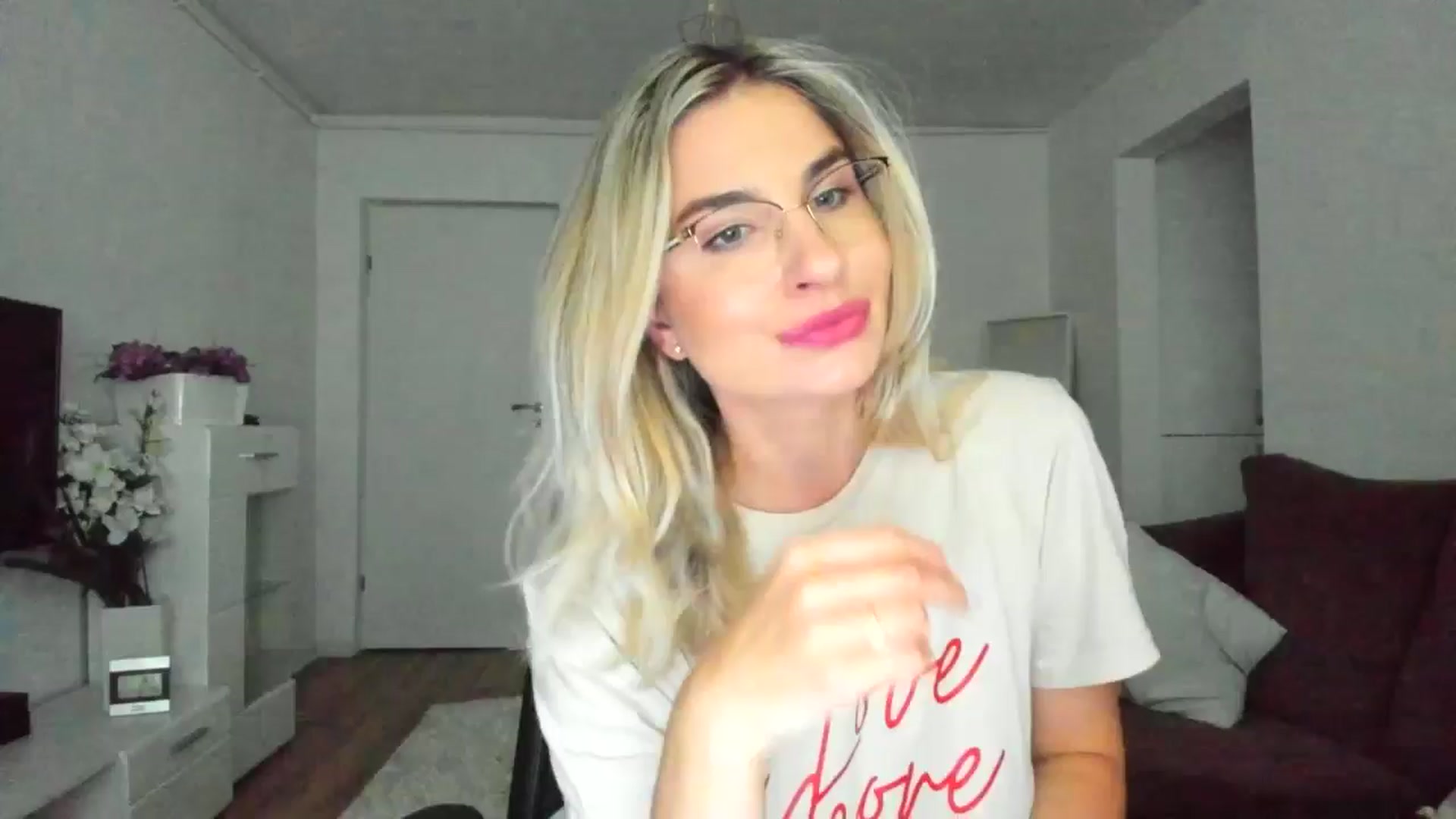 Gallery image thumbnail from AlyMiss's myfreecams stream on, 06/09/2025, 13:24 image 1 of 20