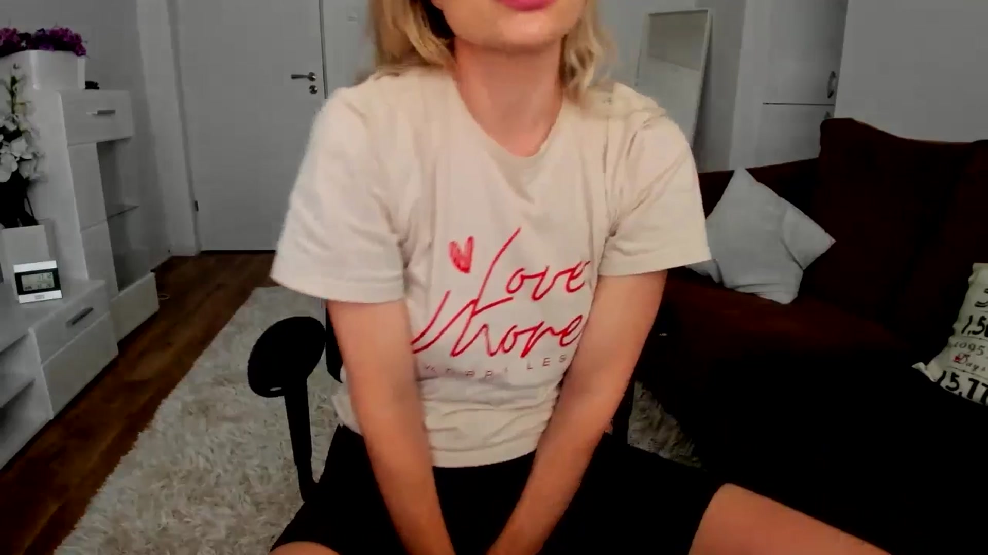 Gallery image thumbnail from AlyMiss's myfreecams stream on, 06/09/2025, 13:24 image 10 of 20