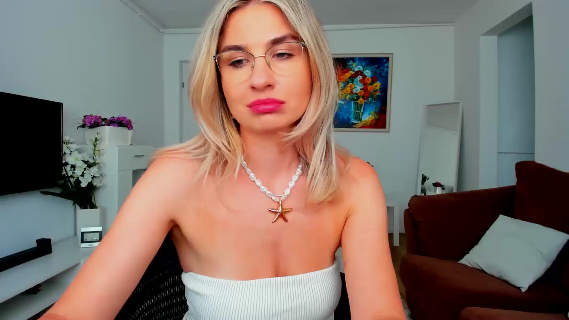 Gallery image thumbnail from AlyMiss's myfreecams stream on, 06/11/2025, 13:53 image 17 of 20