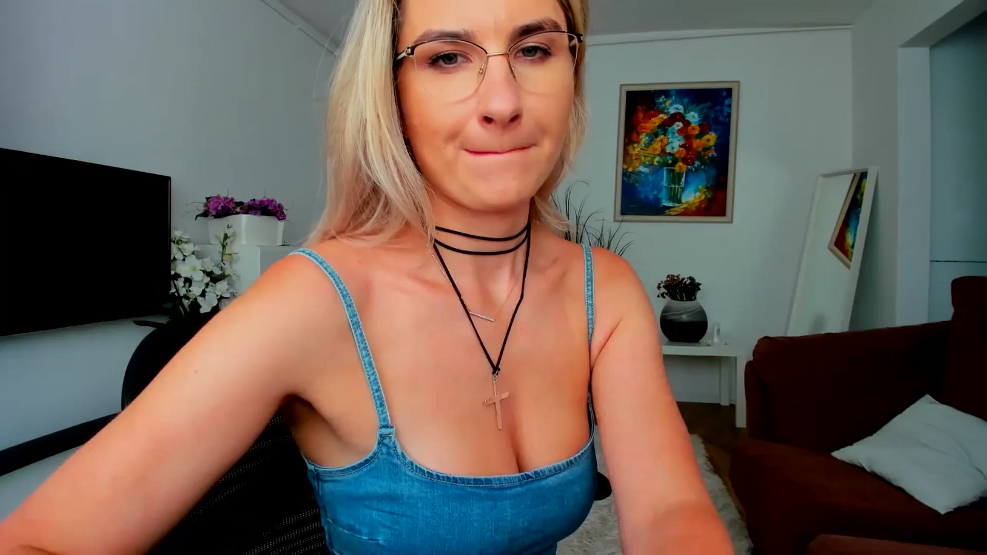 Gallery image thumbnail from AlyMiss's myfreecams stream on, 06/12/2025, 13:36 image 4 of 20