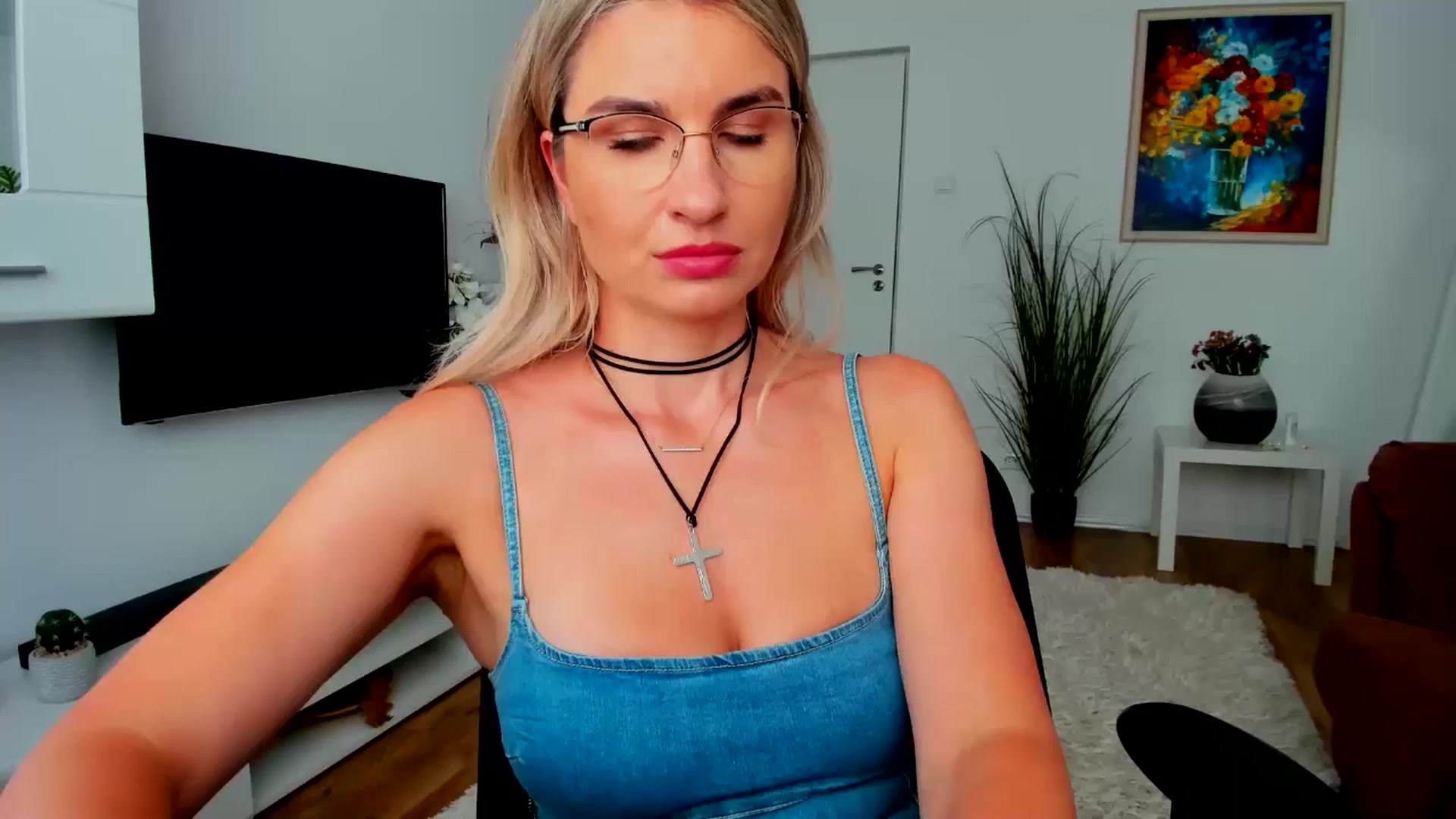 Gallery image thumbnail from AlyMiss's myfreecams stream on, 06/12/2025, 13:36 image 17 of 20