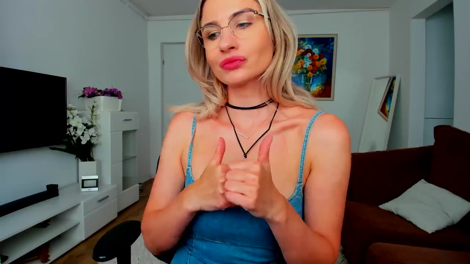 Gallery image thumbnail from AlyMiss's myfreecams stream on, 06/12/2025, 13:36 image 11 of 20