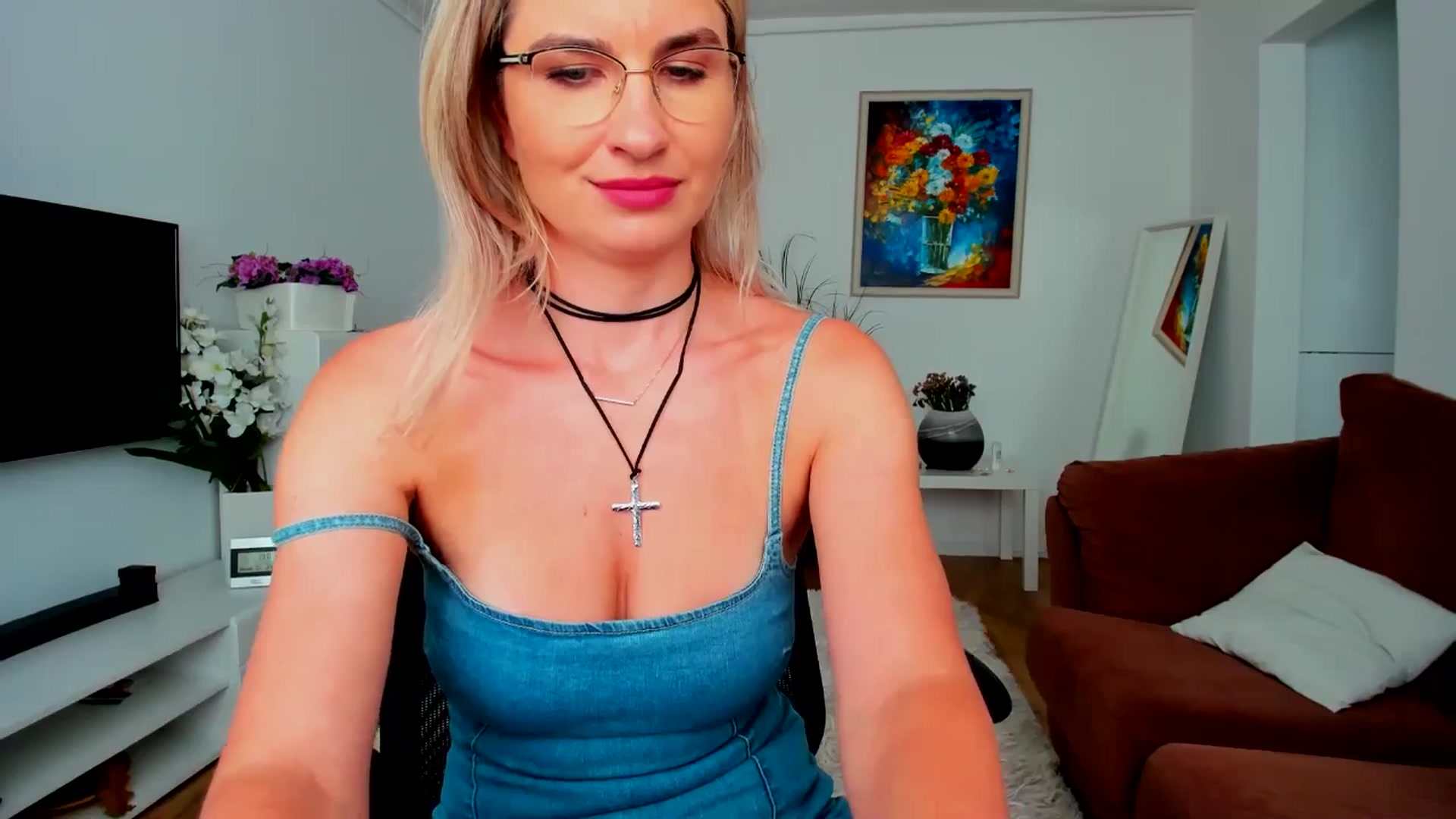 Gallery image thumbnail from AlyMiss's myfreecams stream on, 06/12/2025, 15:10 image 12 of 20