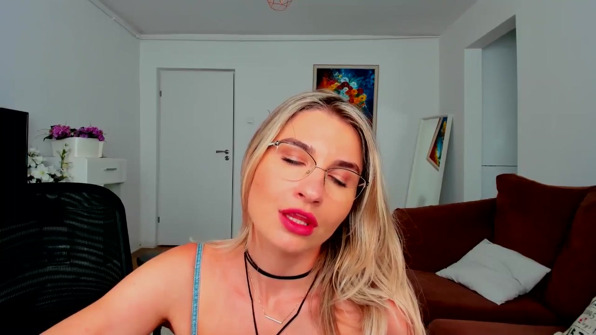 Gallery image thumbnail from AlyMiss's myfreecams stream on, 06/12/2025, 15:10 image 3 of 20