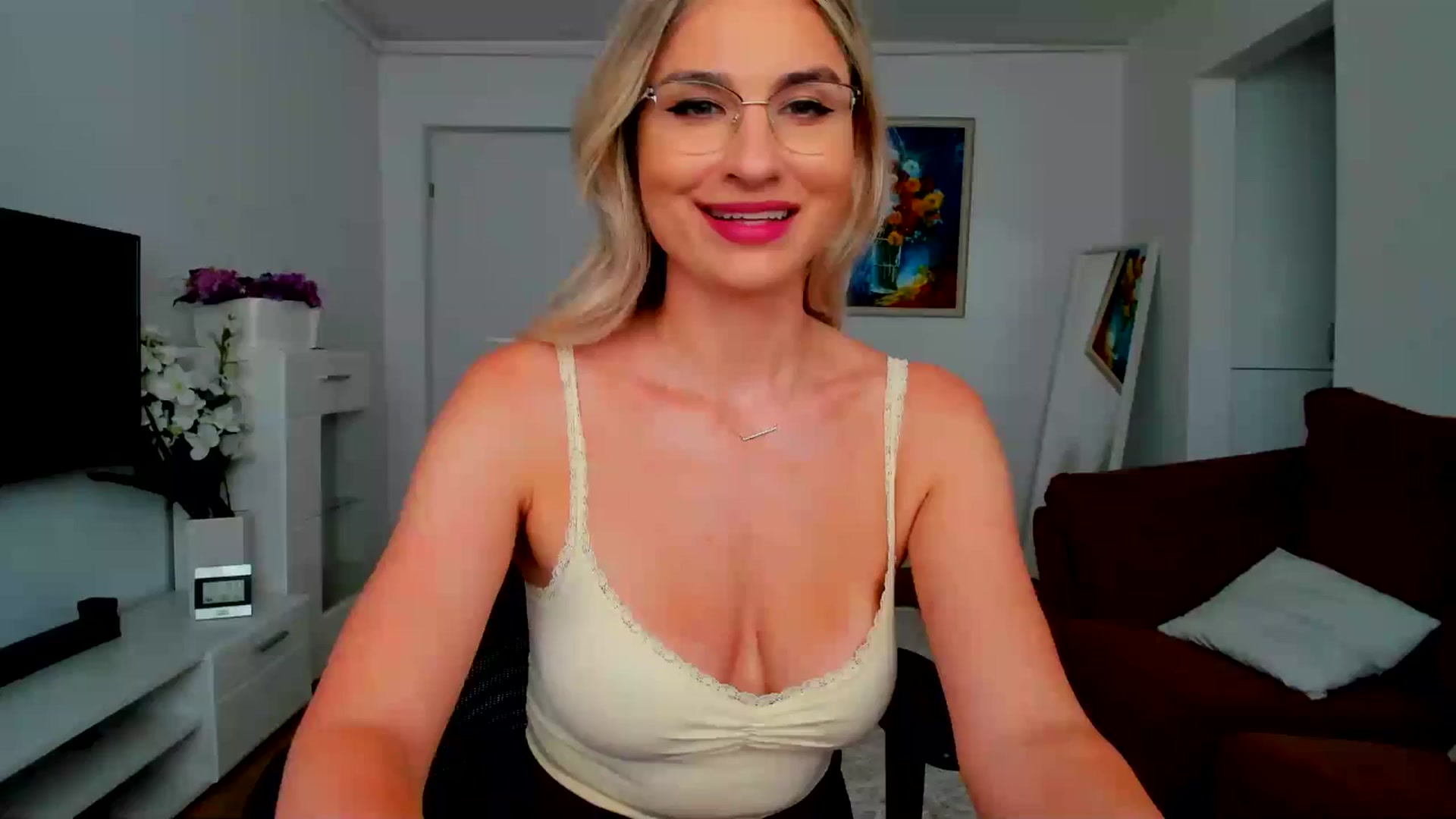 Gallery image thumbnail from AlyMiss's myfreecams stream on, 06/14/2025, 15:26 image 15 of 20