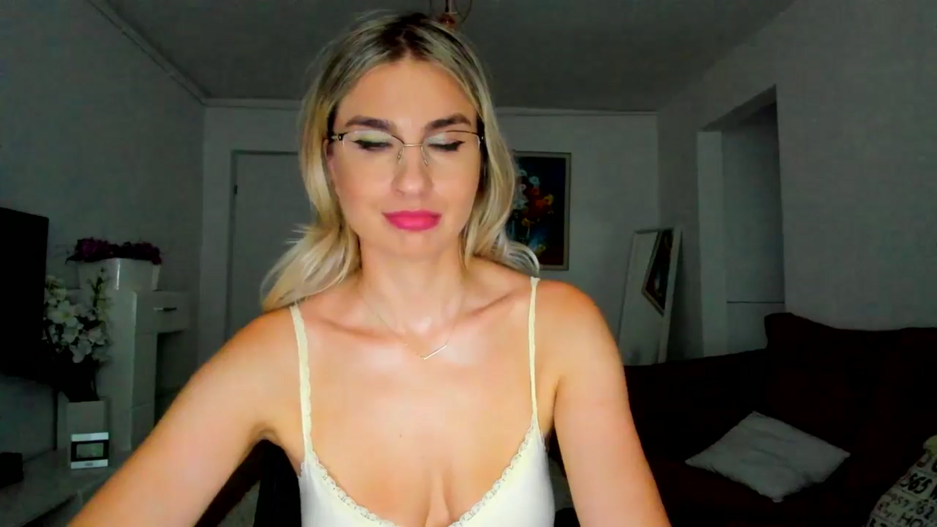 Gallery image thumbnail from AlyMiss's myfreecams stream on, 06/14/2025, 17:00 image 18 of 20