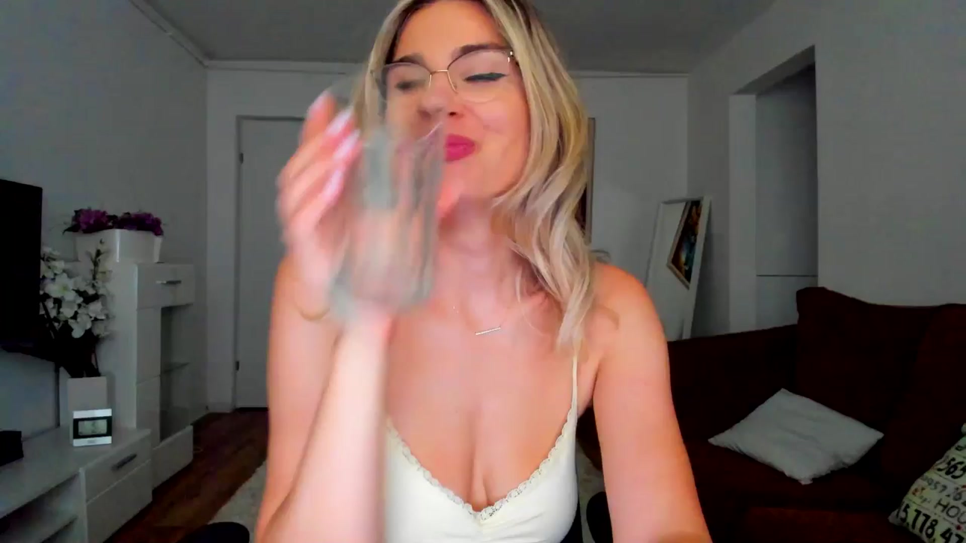 Gallery image thumbnail from AlyMiss's myfreecams stream on, 06/14/2025, 18:39 image 1 of 20