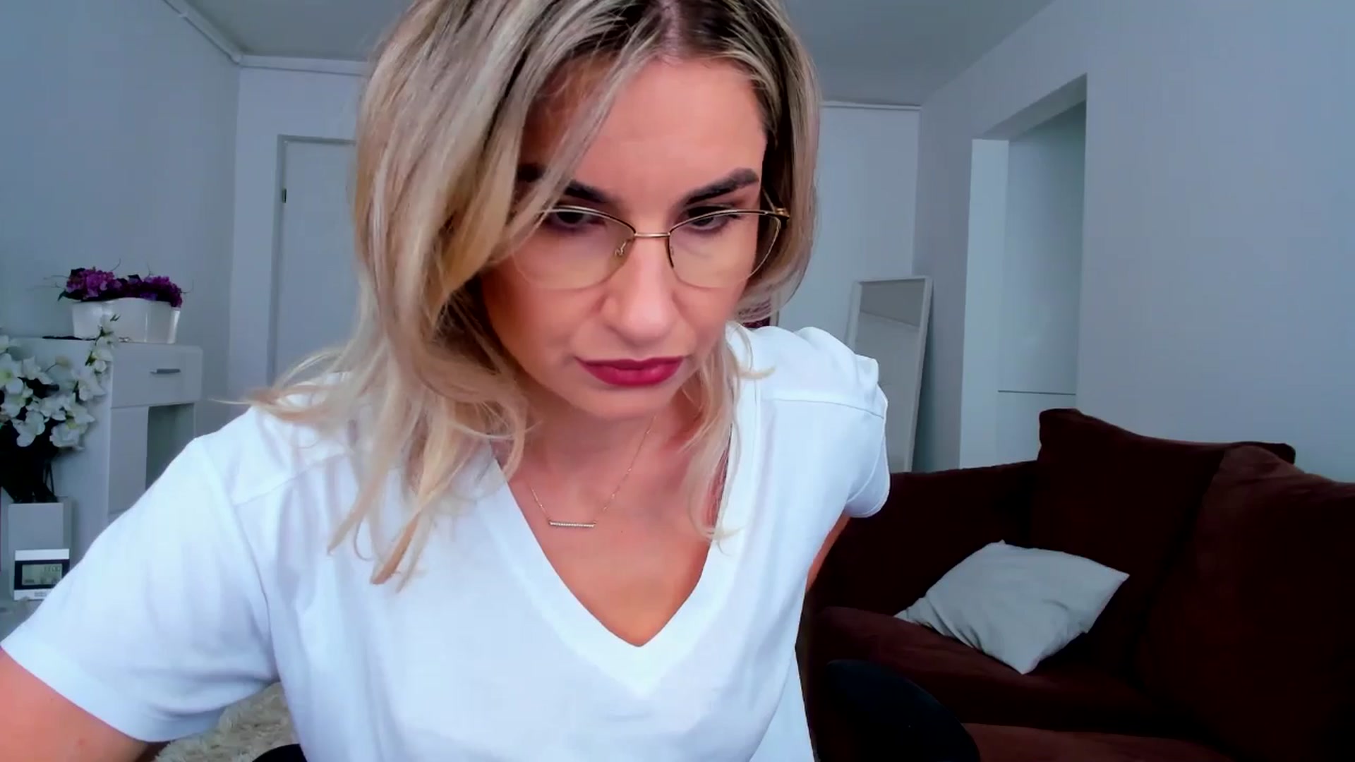 Gallery image thumbnail from AlyMiss's myfreecams stream on, 06/20/2025, 09:19 image 2 of 20