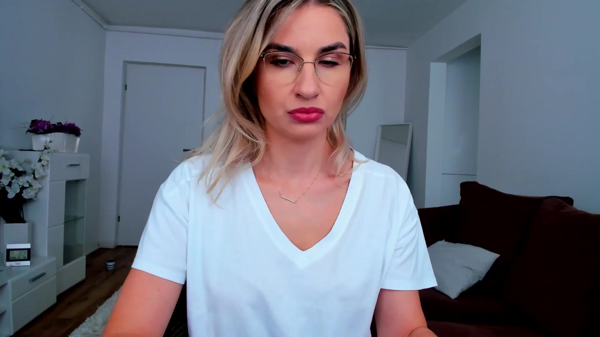 Gallery image thumbnail from AlyMiss's myfreecams stream on, 06/20/2025, 09:19 image 1 of 20