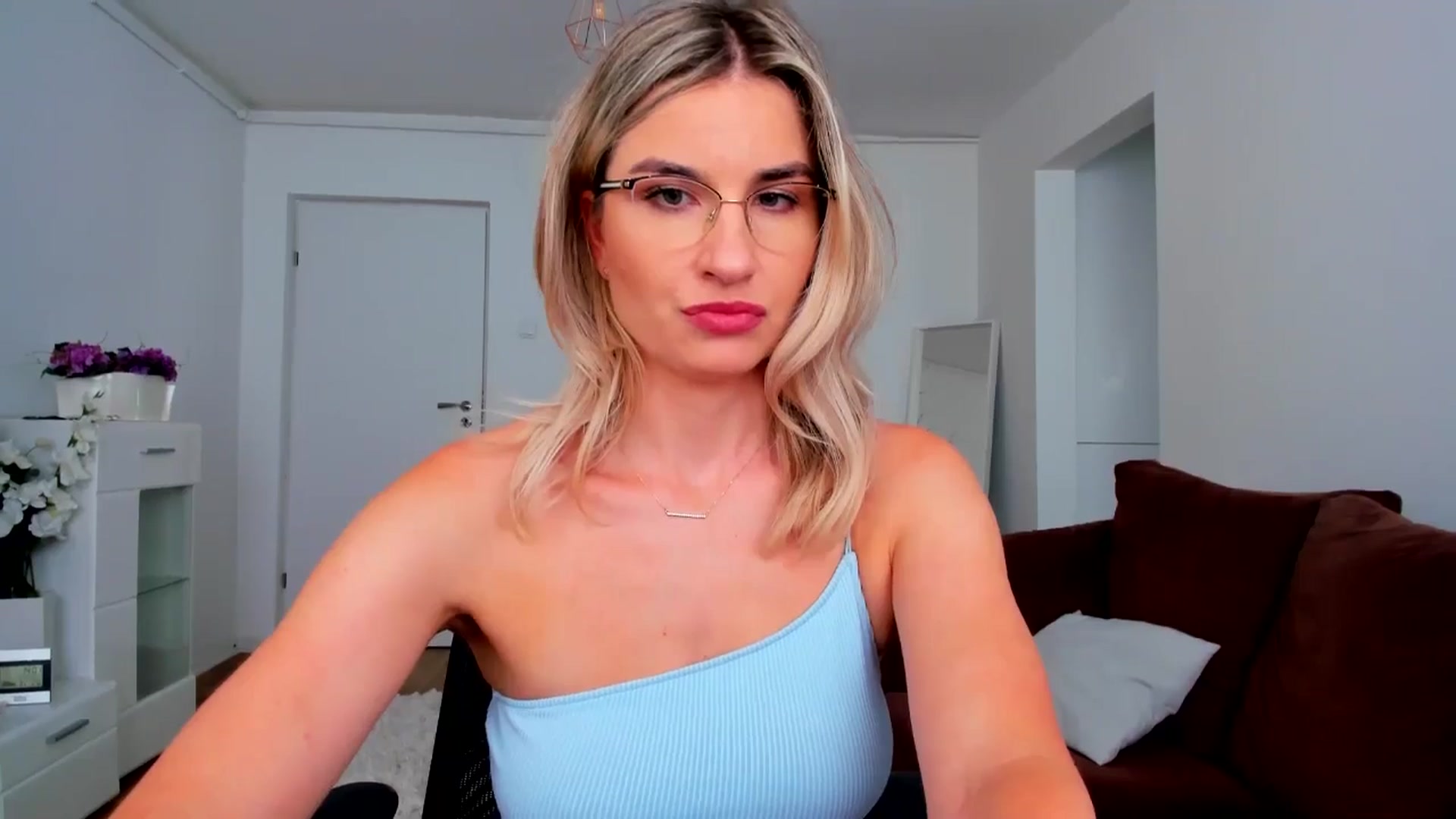 Gallery image thumbnail from AlyMiss's myfreecams stream on, 06/20/2025, 09:50 image 19 of 20