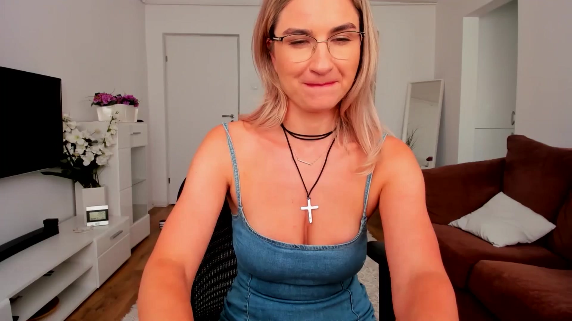 Gallery image thumbnail from AlyMiss's myfreecams stream on, 06/26/2025, 15:09 image 20 of 20