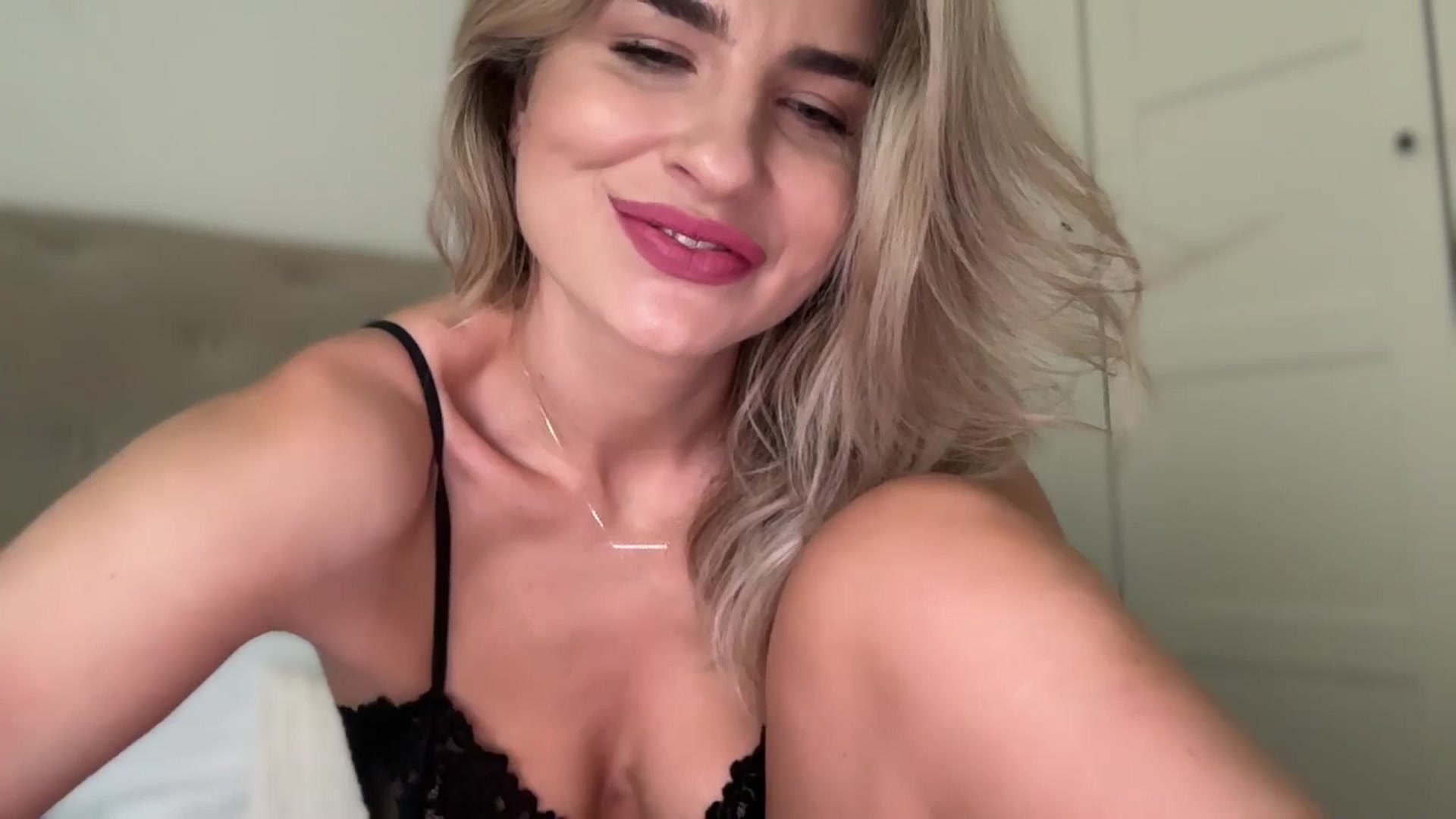 Gallery image thumbnail from AlyMiss's myfreecams stream on, 06/27/2025, 04:59 image 19 of 20