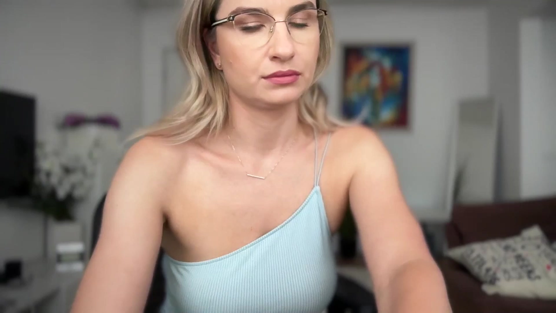 Gallery image thumbnail from AlyMiss's myfreecams stream on, 07/04/2025, 09:27 image 14 of 20