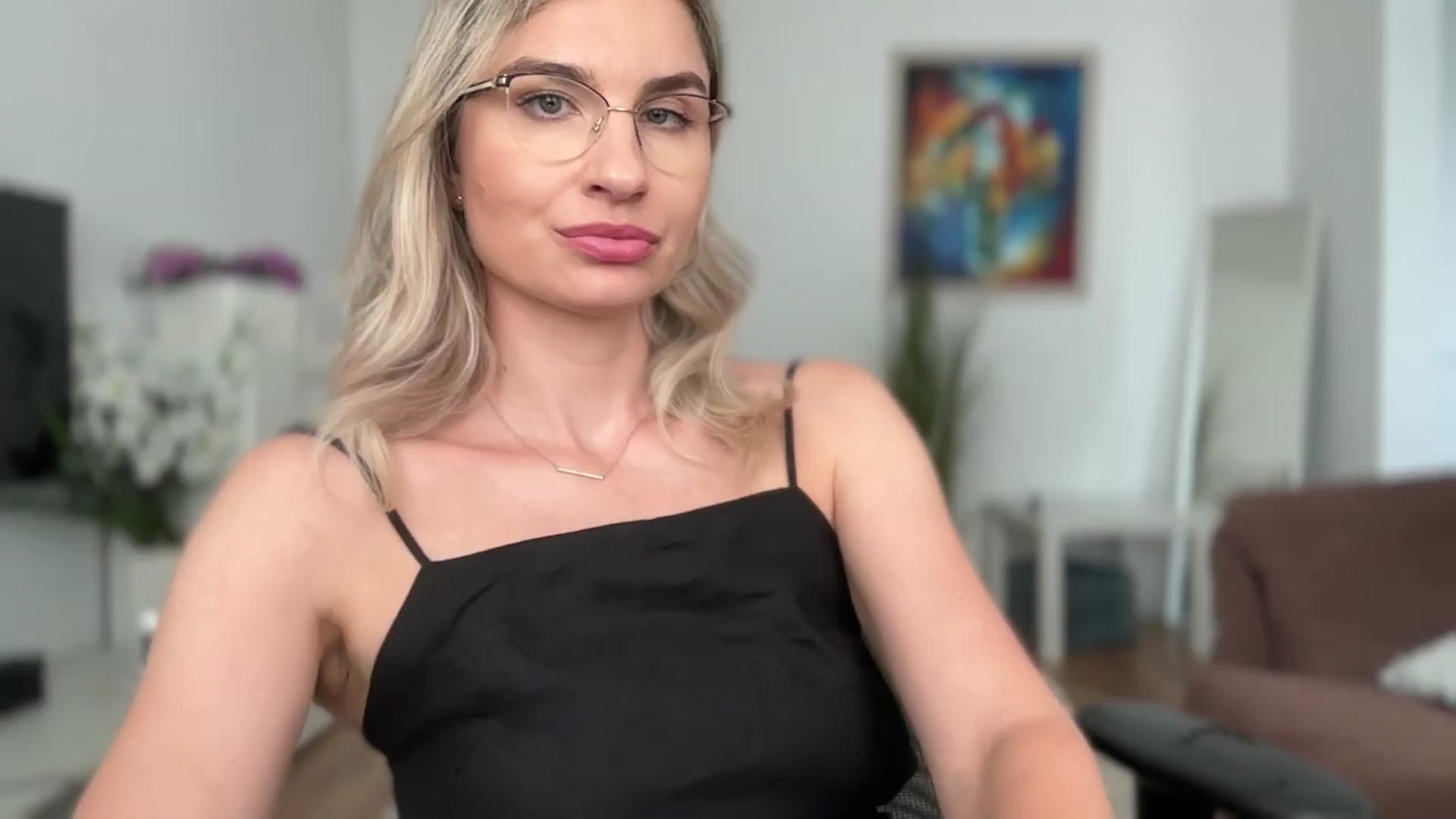 Gallery image thumbnail from AlyMiss's myfreecams stream on, 07/07/2025, 12:46 image 17 of 20