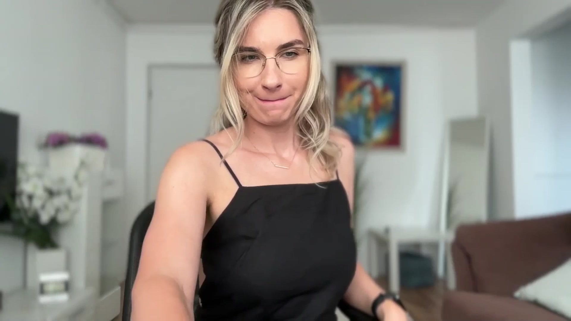 Gallery image thumbnail from AlyMiss's myfreecams stream on, 07/07/2025, 12:46 image 18 of 20