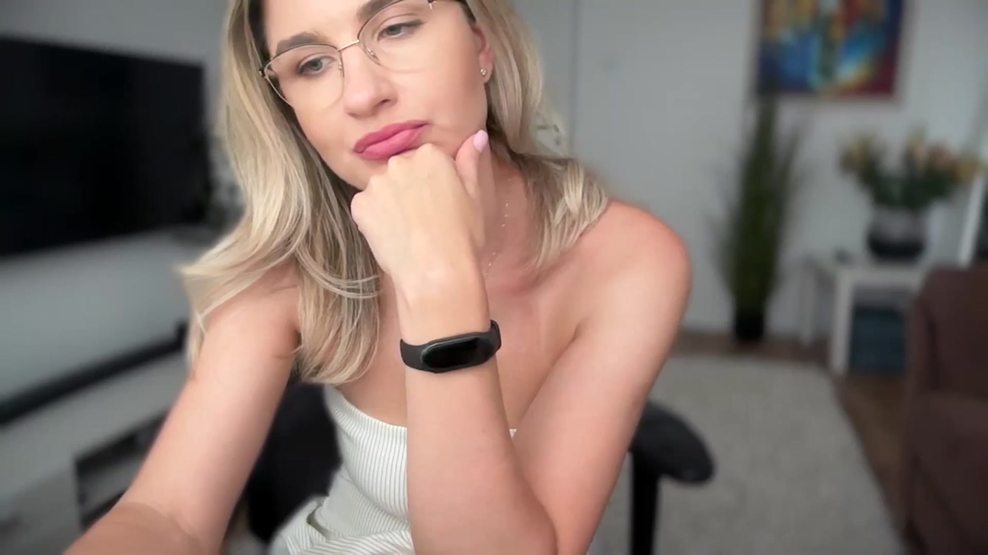 Gallery image thumbnail from AlyMiss's myfreecams stream on, 07/15/2025, 06:59 image 8 of 20
