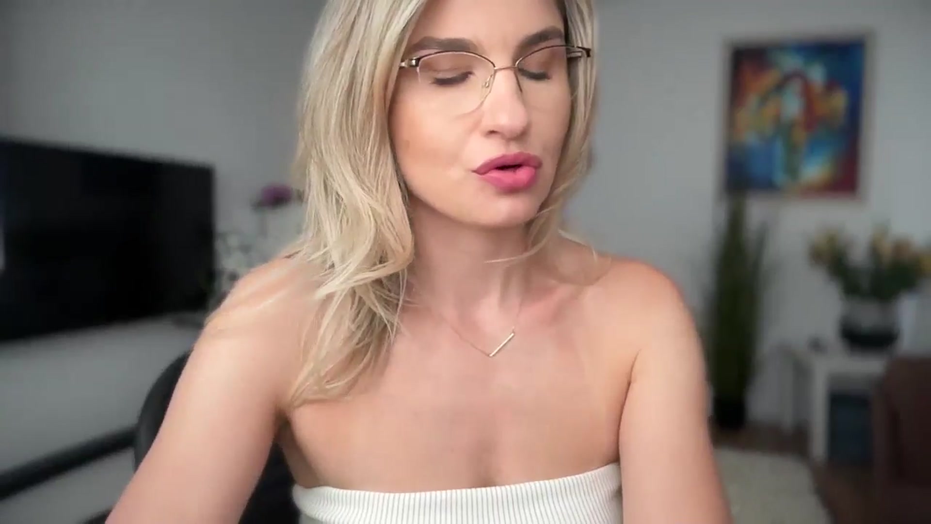 Gallery image thumbnail from AlyMiss's myfreecams stream on, 07/15/2025, 06:59 image 5 of 20