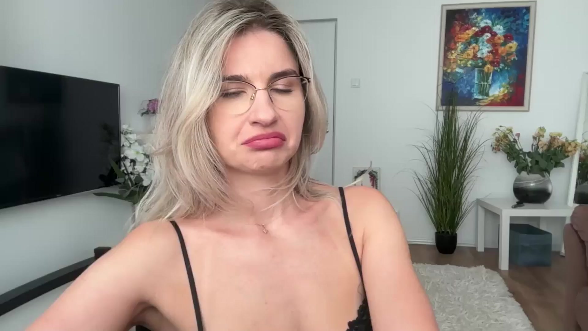 Gallery image thumbnail from AlyMiss's myfreecams stream on, 07/16/2025, 15:16 image 10 of 20