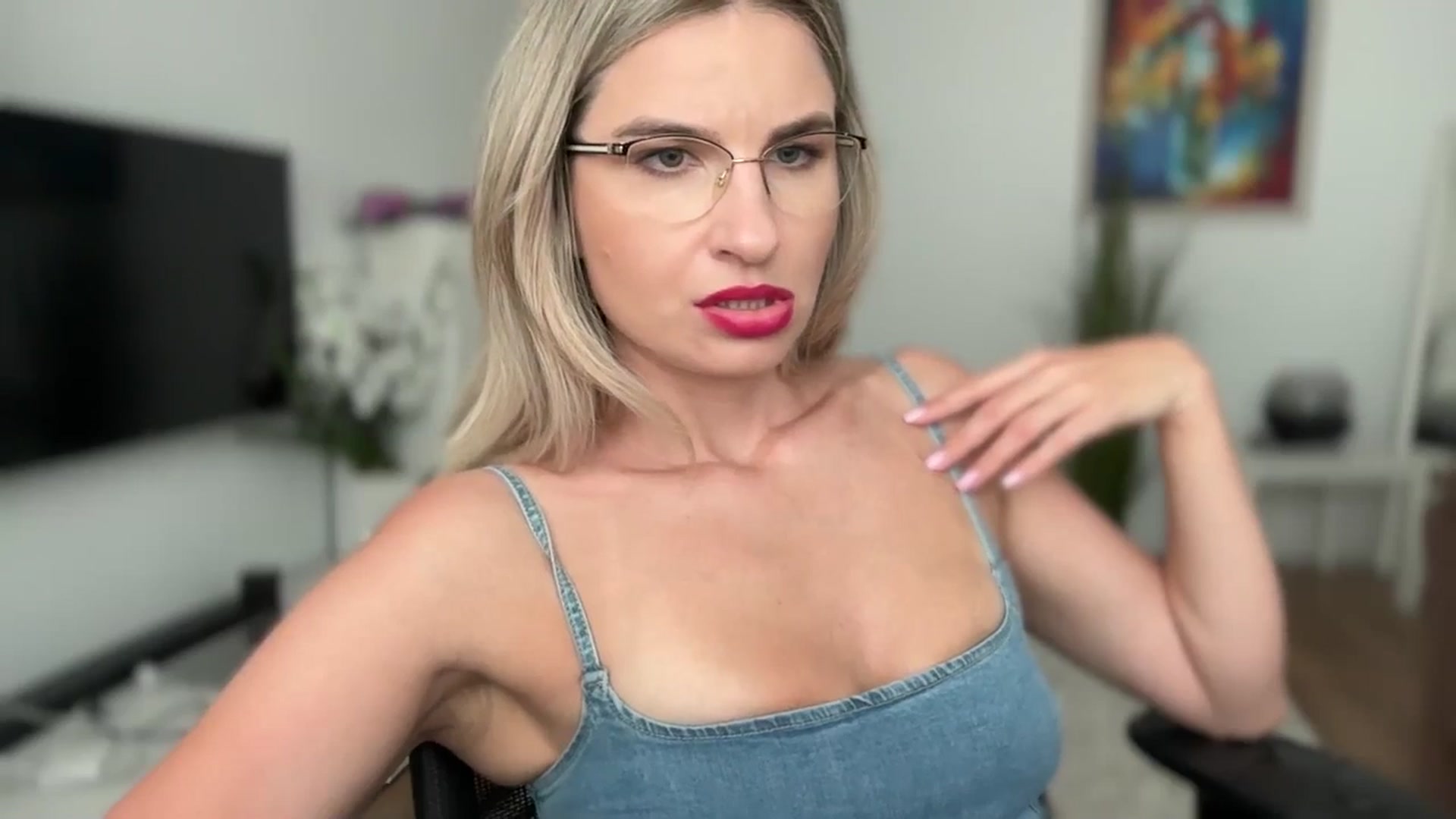 Gallery image thumbnail from AlyMiss's myfreecams stream on, 07/23/2025, 13:54 image 5 of 20