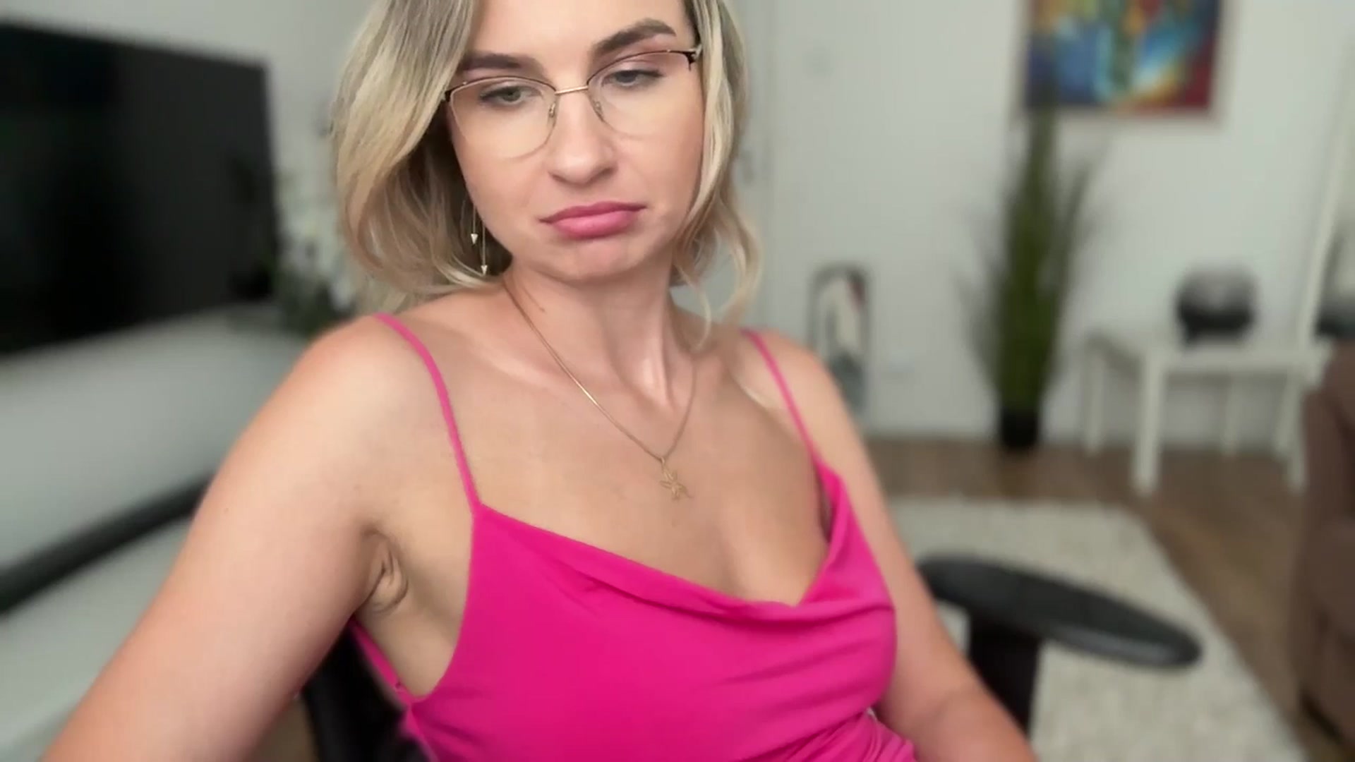 Gallery image thumbnail from AlyMiss's myfreecams stream on, 07/25/2025, 10:02 image 17 of 20