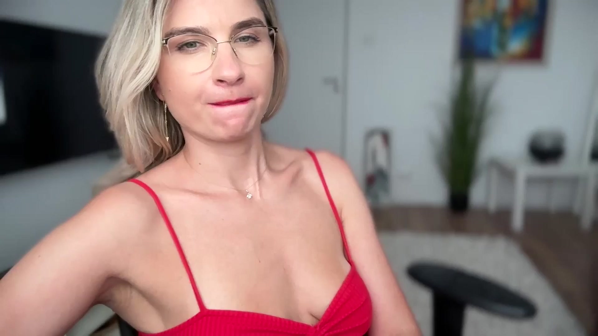 Gallery image thumbnail from AlyMiss's myfreecams stream on, 07/28/2025, 13:44 image 17 of 20