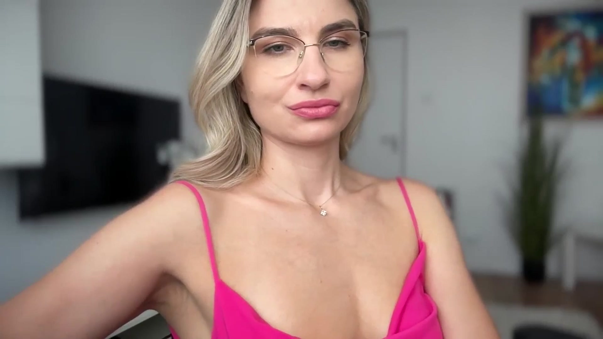 Gallery image thumbnail from AlyMiss's myfreecams stream on, 08/04/2025, 08:18 image 11 of 20