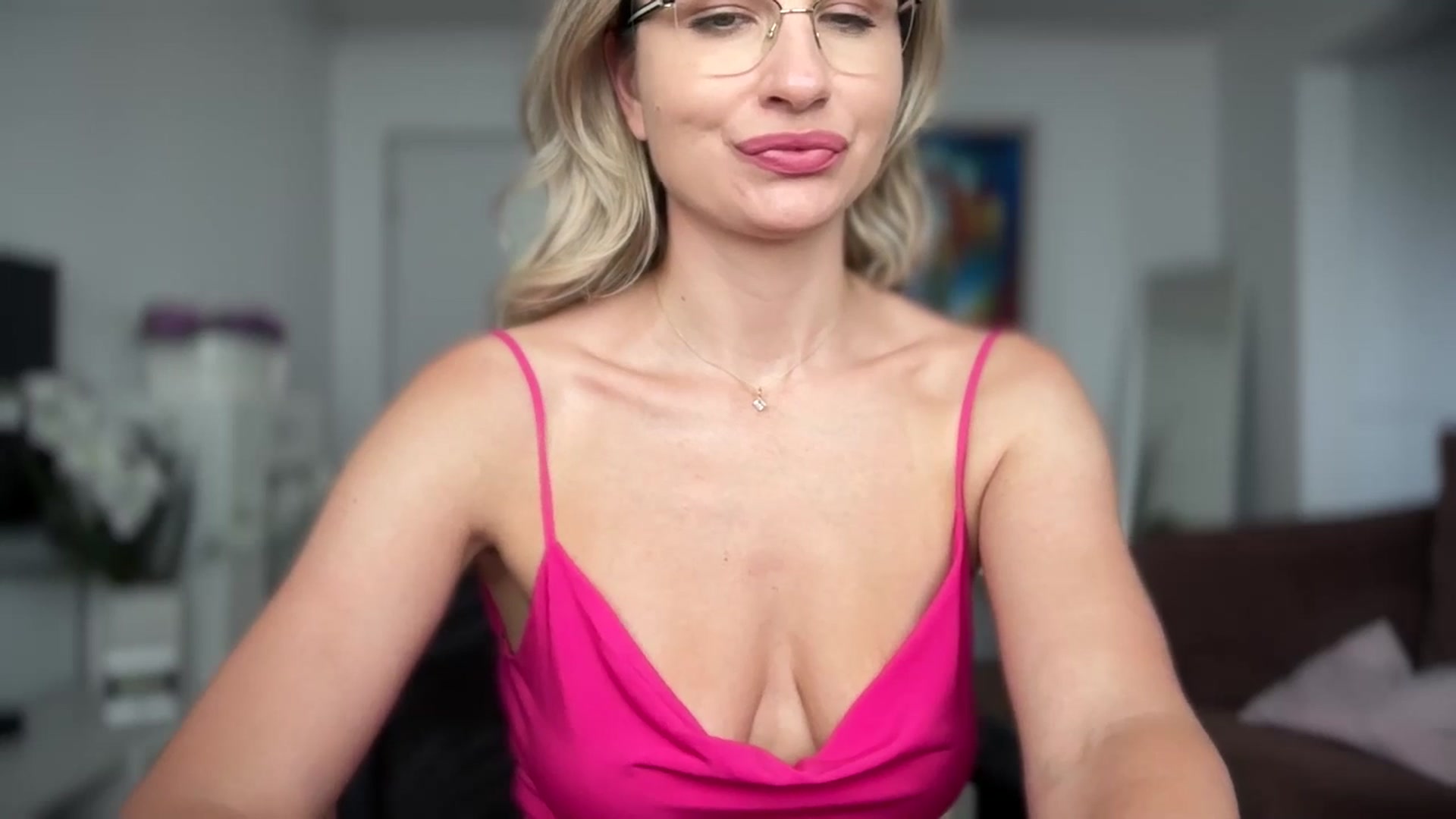 Gallery image thumbnail from AlyMiss's myfreecams stream on, 08/04/2025, 12:06 image 2 of 20
