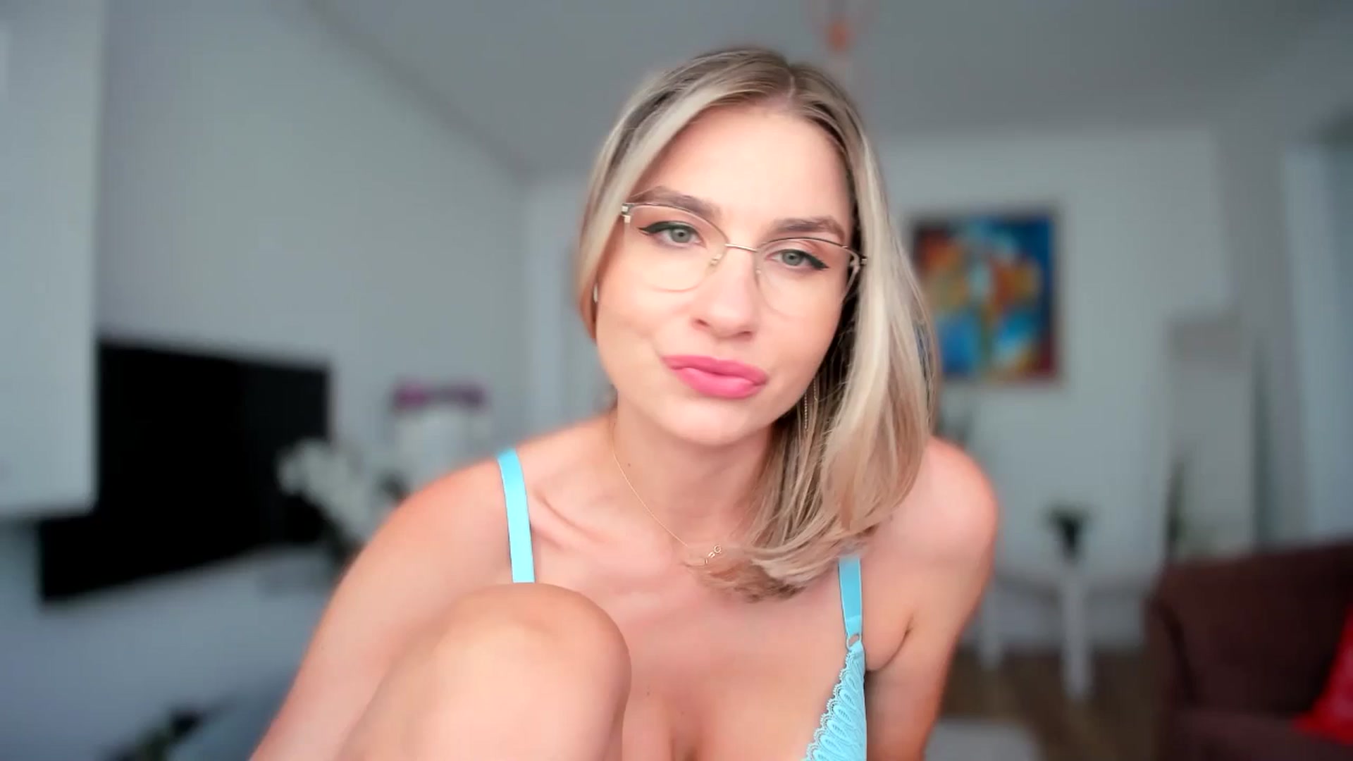 Gallery image thumbnail from AlyMiss's myfreecams stream on, 09/07/2025, 13:46 image 7 of 20