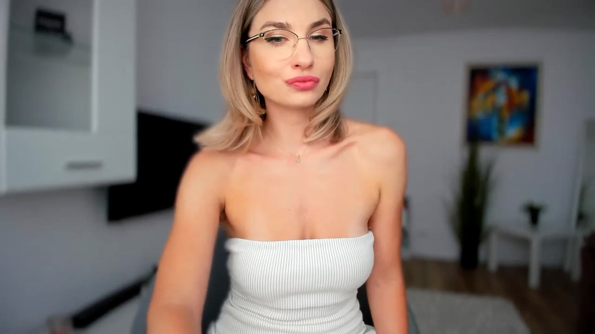 Gallery image thumbnail from AlyMiss's myfreecams stream on, 09/08/2025, 11:21 image 9 of 20