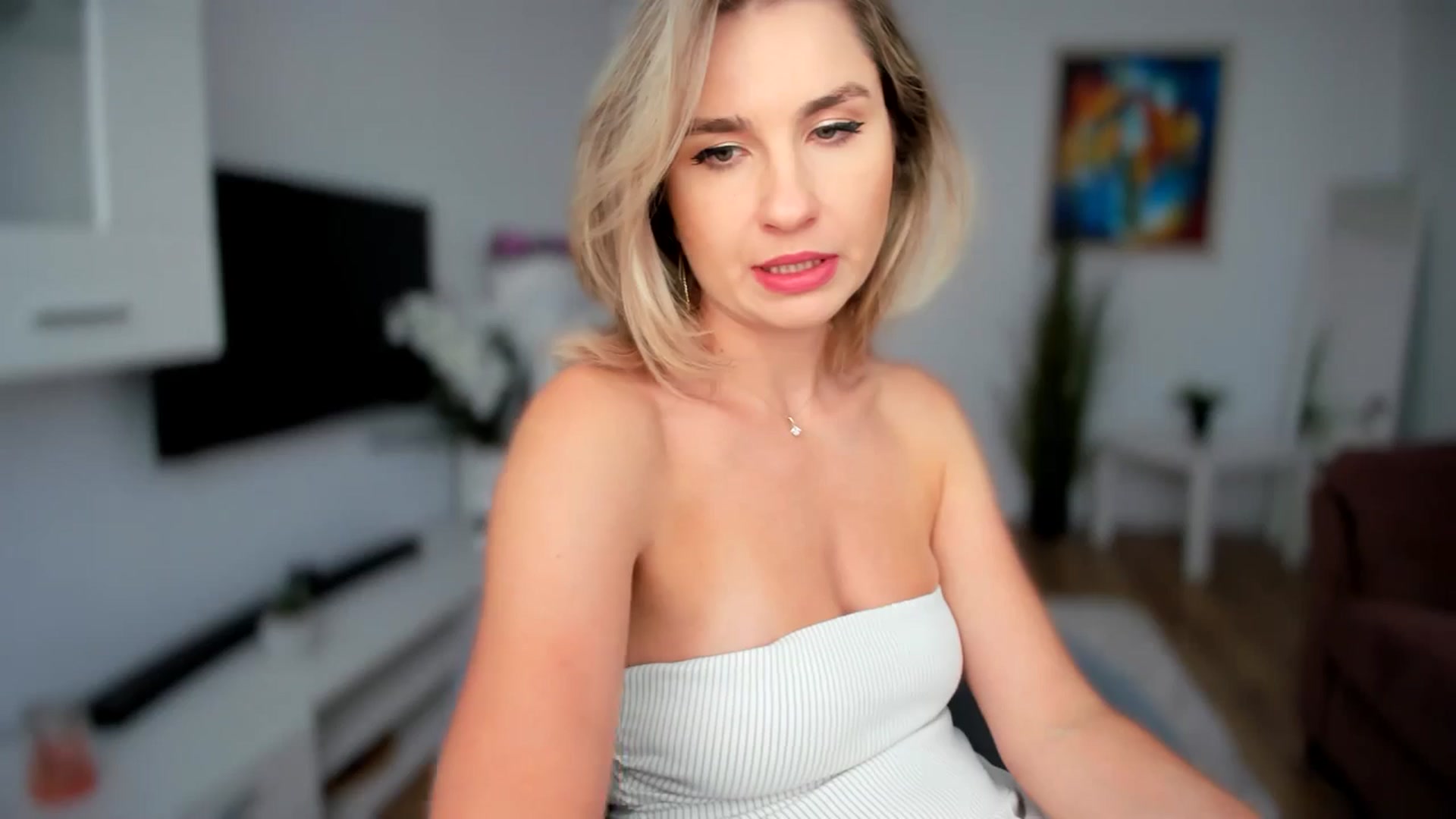 Gallery image thumbnail from AlyMiss's myfreecams stream on, 09/08/2025, 11:43 image 5 of 20