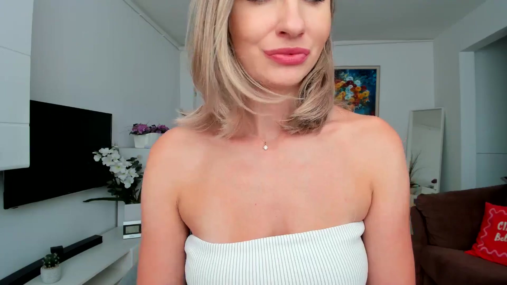 Gallery image thumbnail from AlyMiss's myfreecams stream on, 09/08/2025, 12:40 image 14 of 20